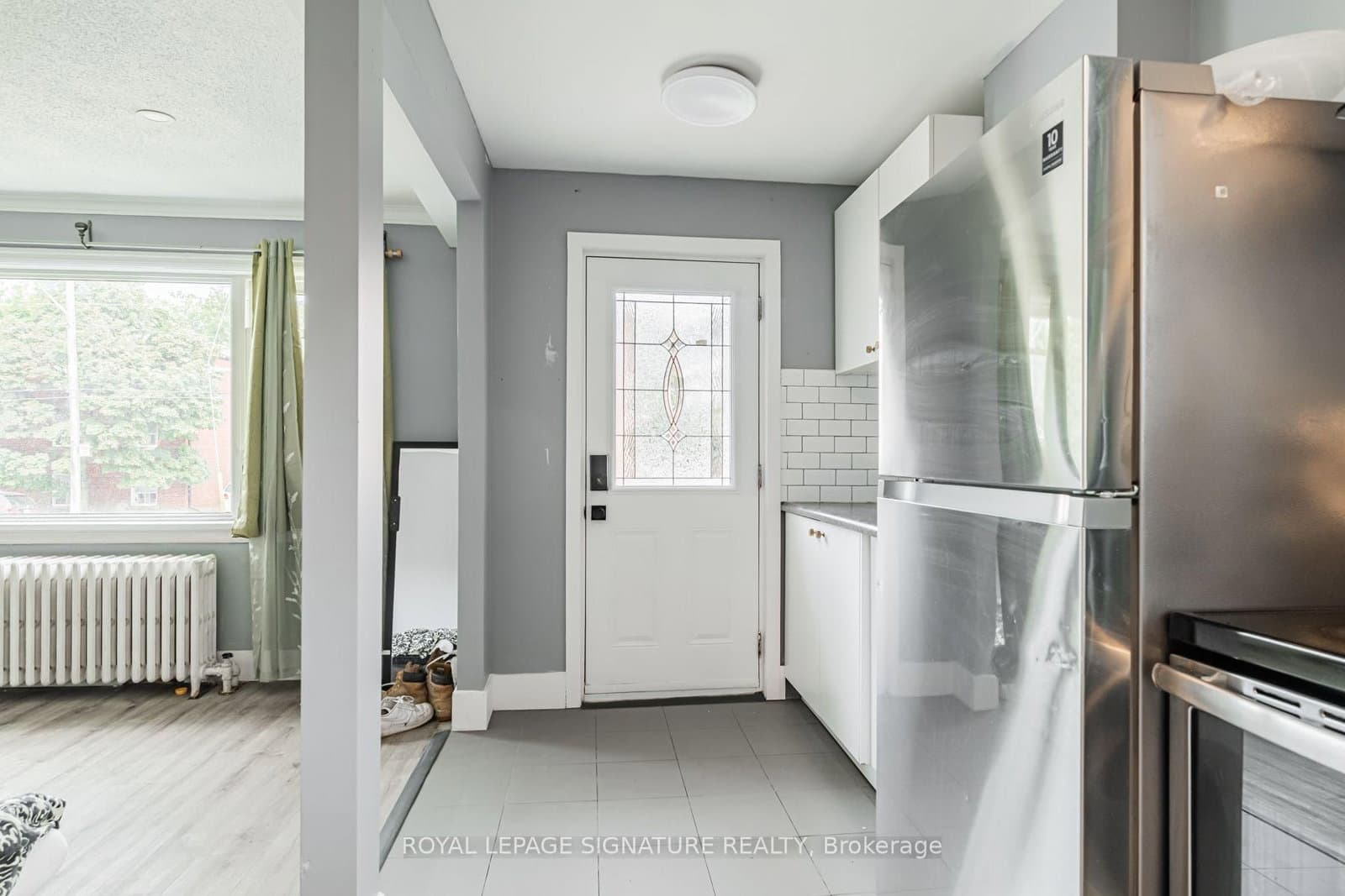 2935 St Clair Avenue E thumbnail 3