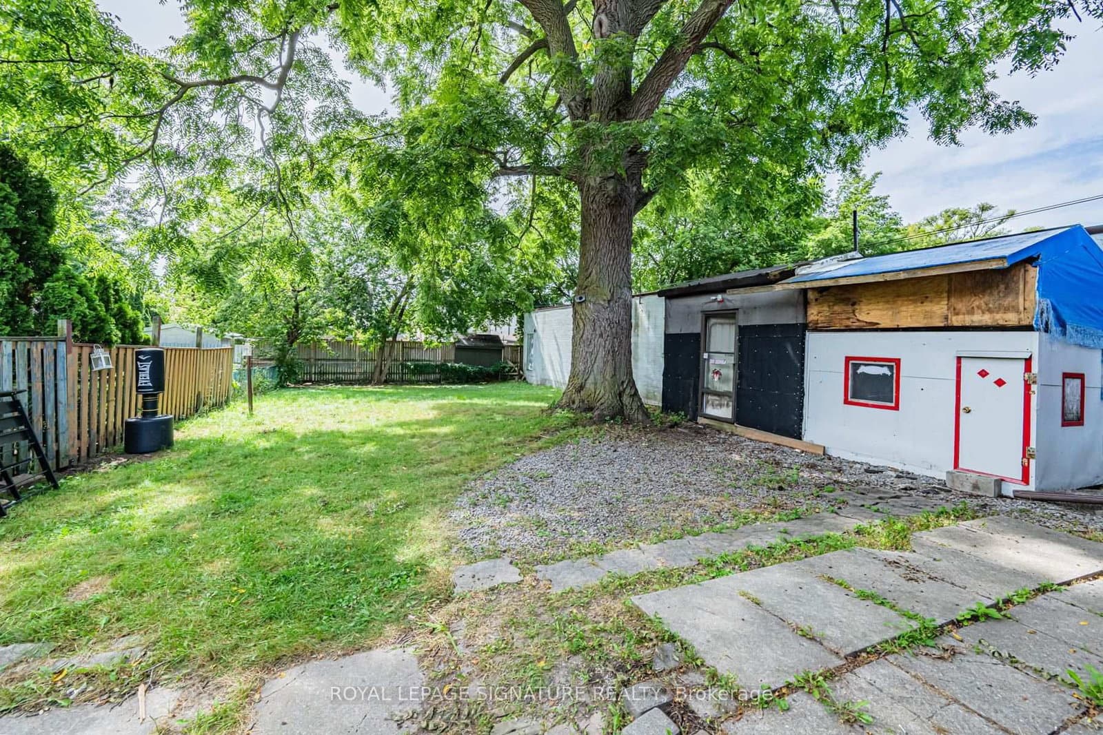 2935 St Clair Avenue E thumbnail 31