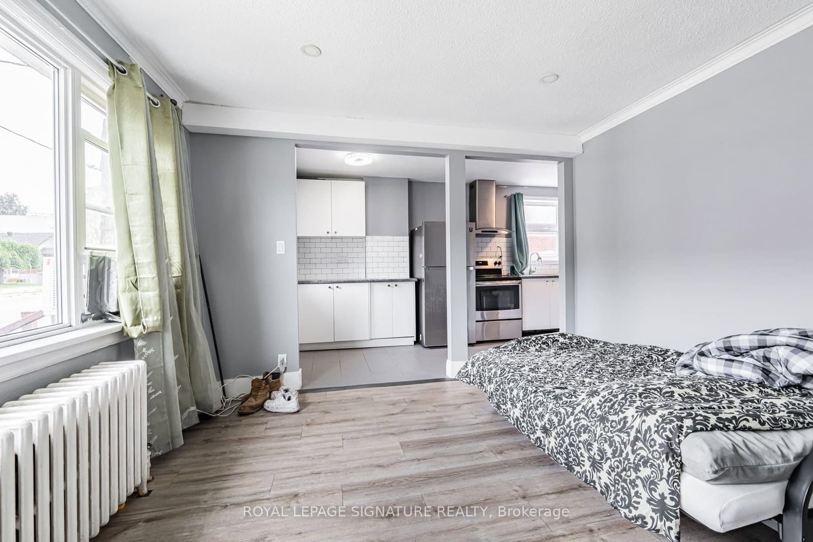 2935 St Clair Avenue E thumbnail 6