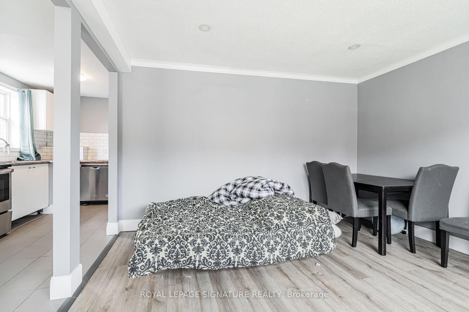 2935 St Clair Avenue E thumbnail 7