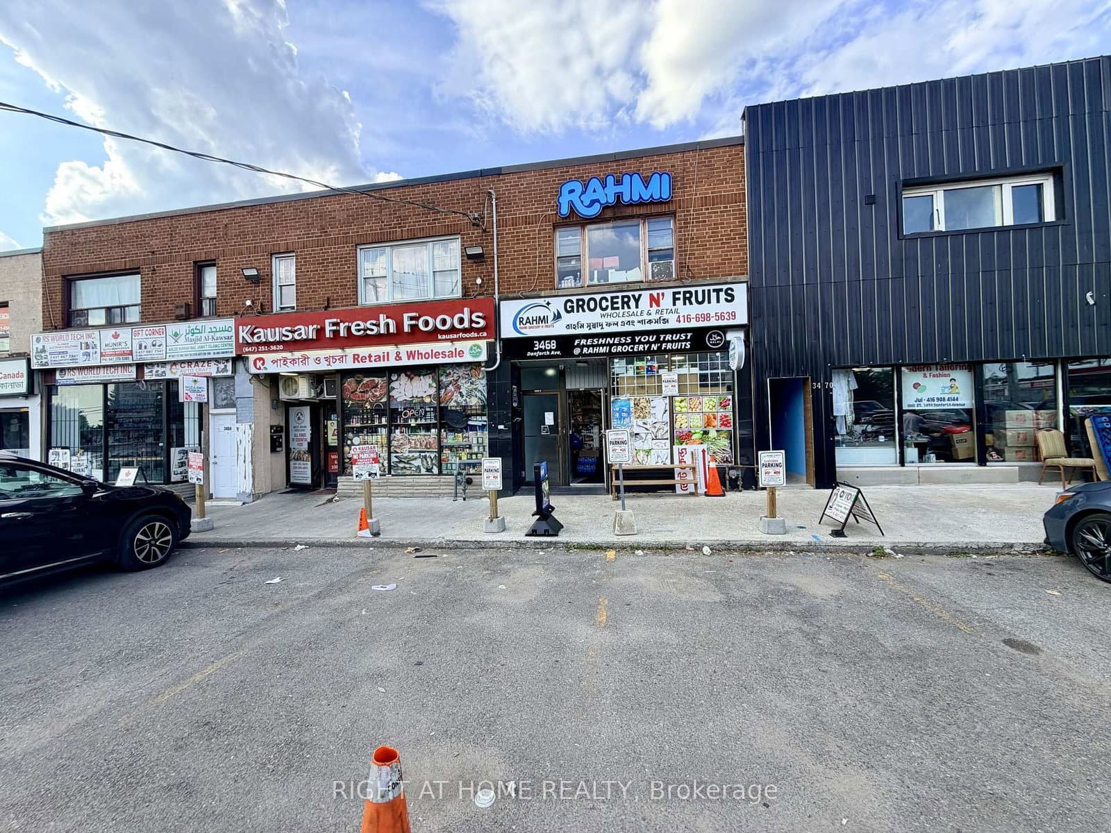 3468 Danforth Avenue thumbnail 3