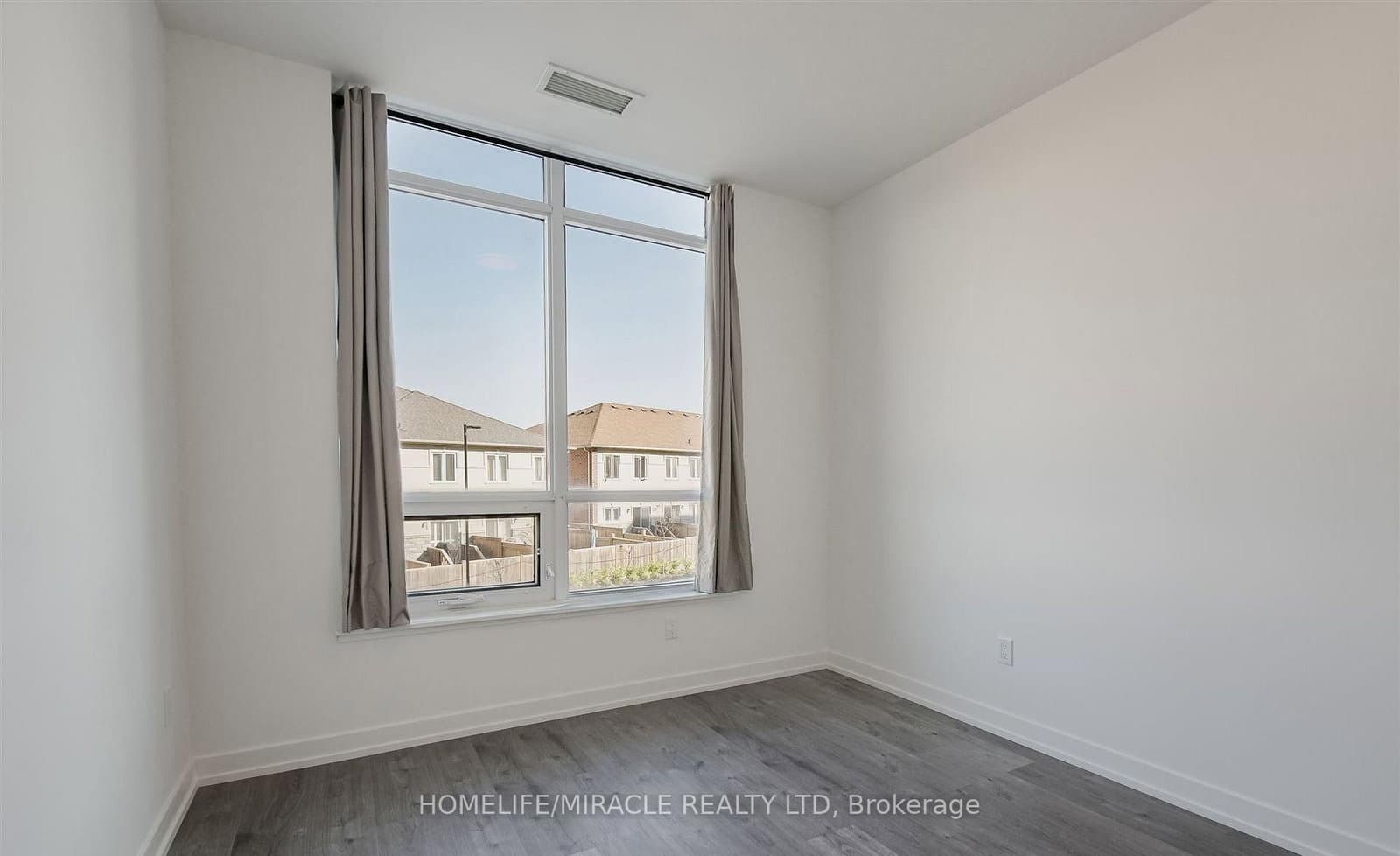 1010 Dundas Street E, Unit 220 thumbnail 3
