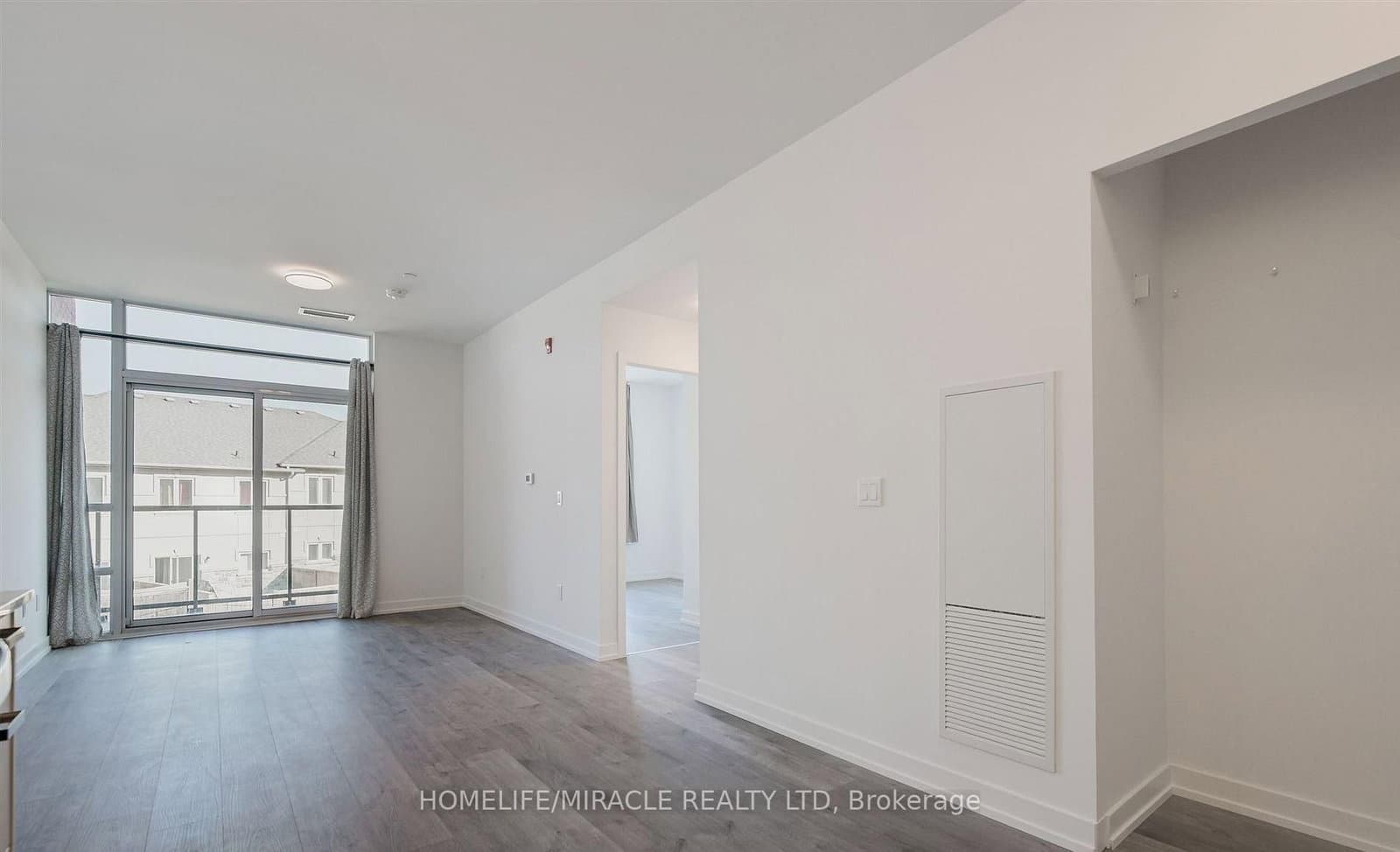 1010 Dundas Street E, Unit 220 thumbnail 7