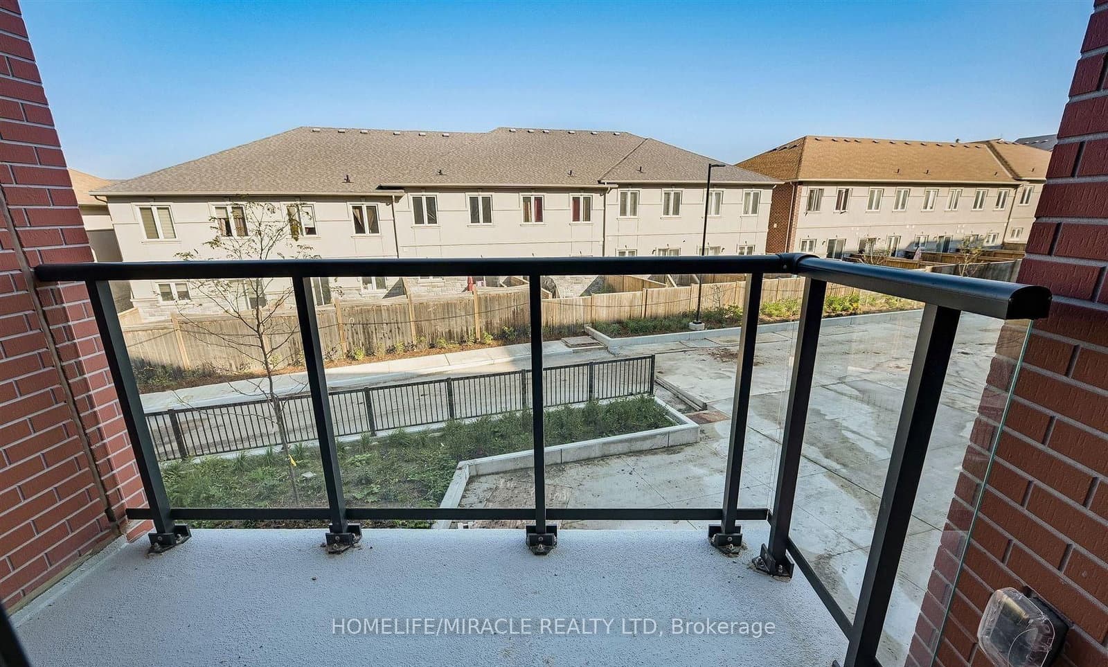 1010 Dundas Street E, Unit 220 thumbnail 9