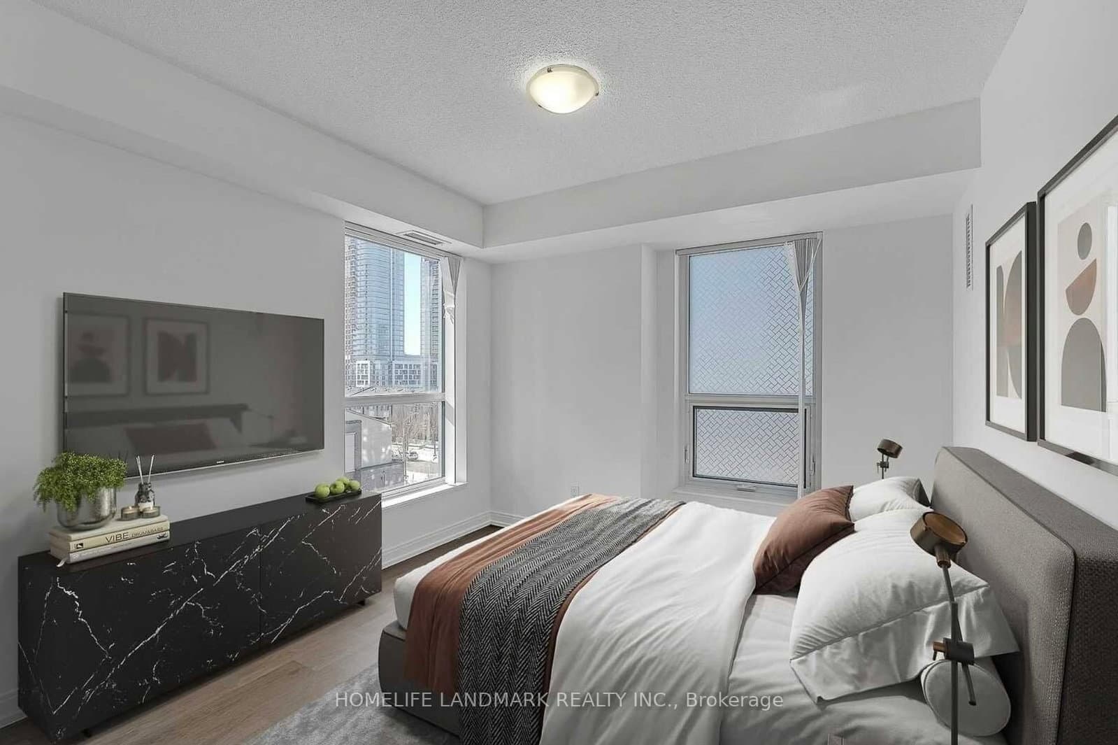 255 Village Green Square, Unit 503 thumbnail 4