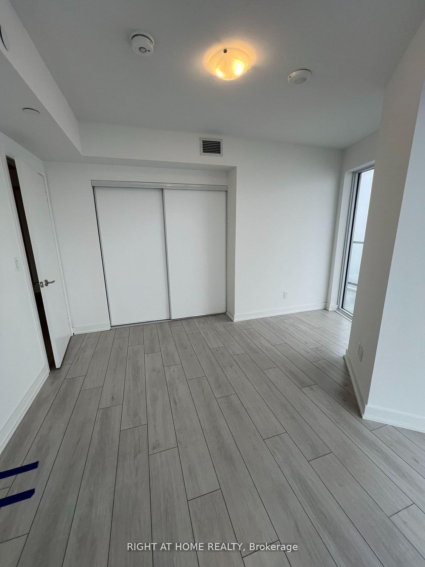 2033 Kennedy Road, Unit 3105 thumbnail 14