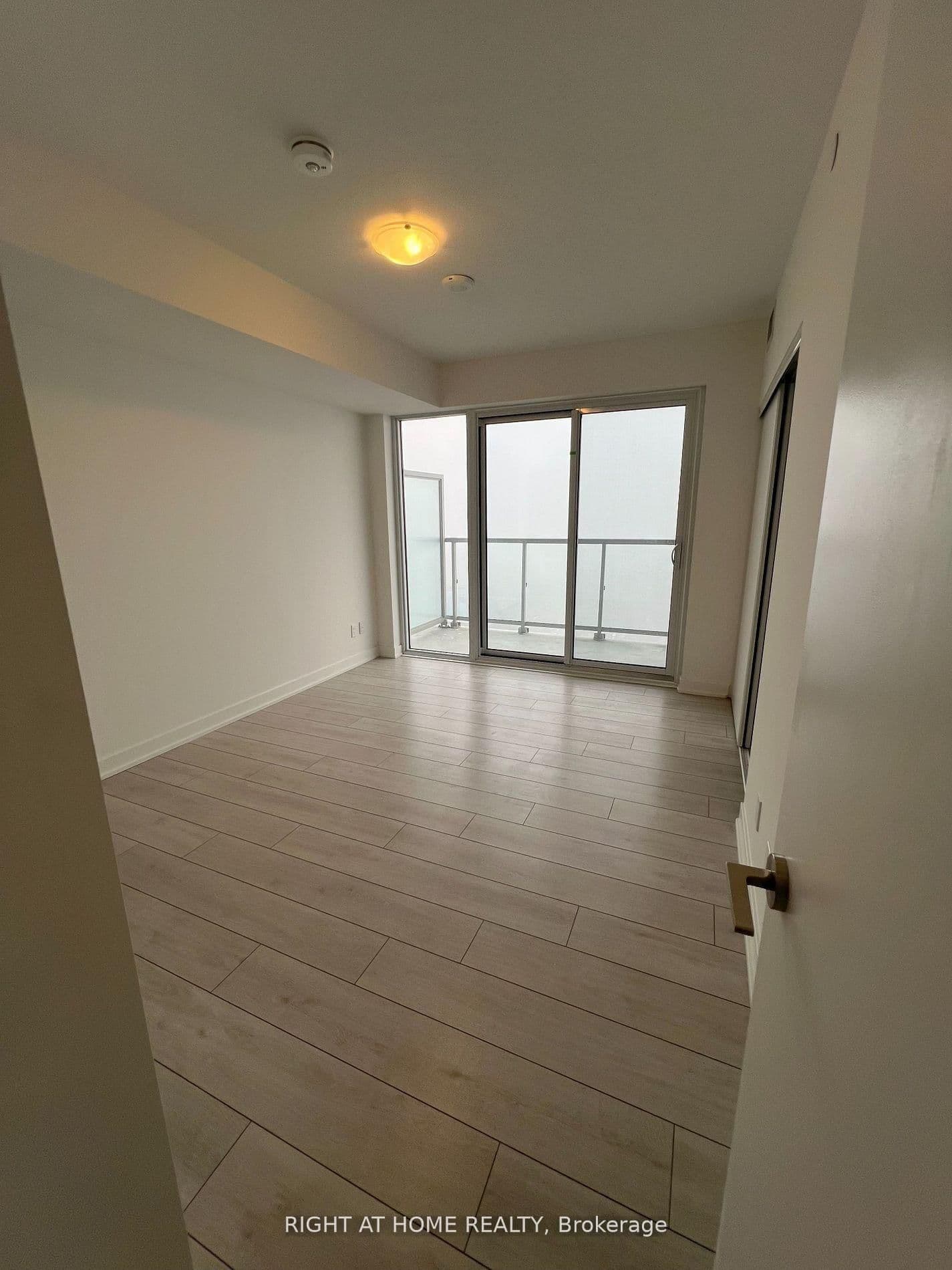 2033 Kennedy Road, Unit 3105 thumbnail 15