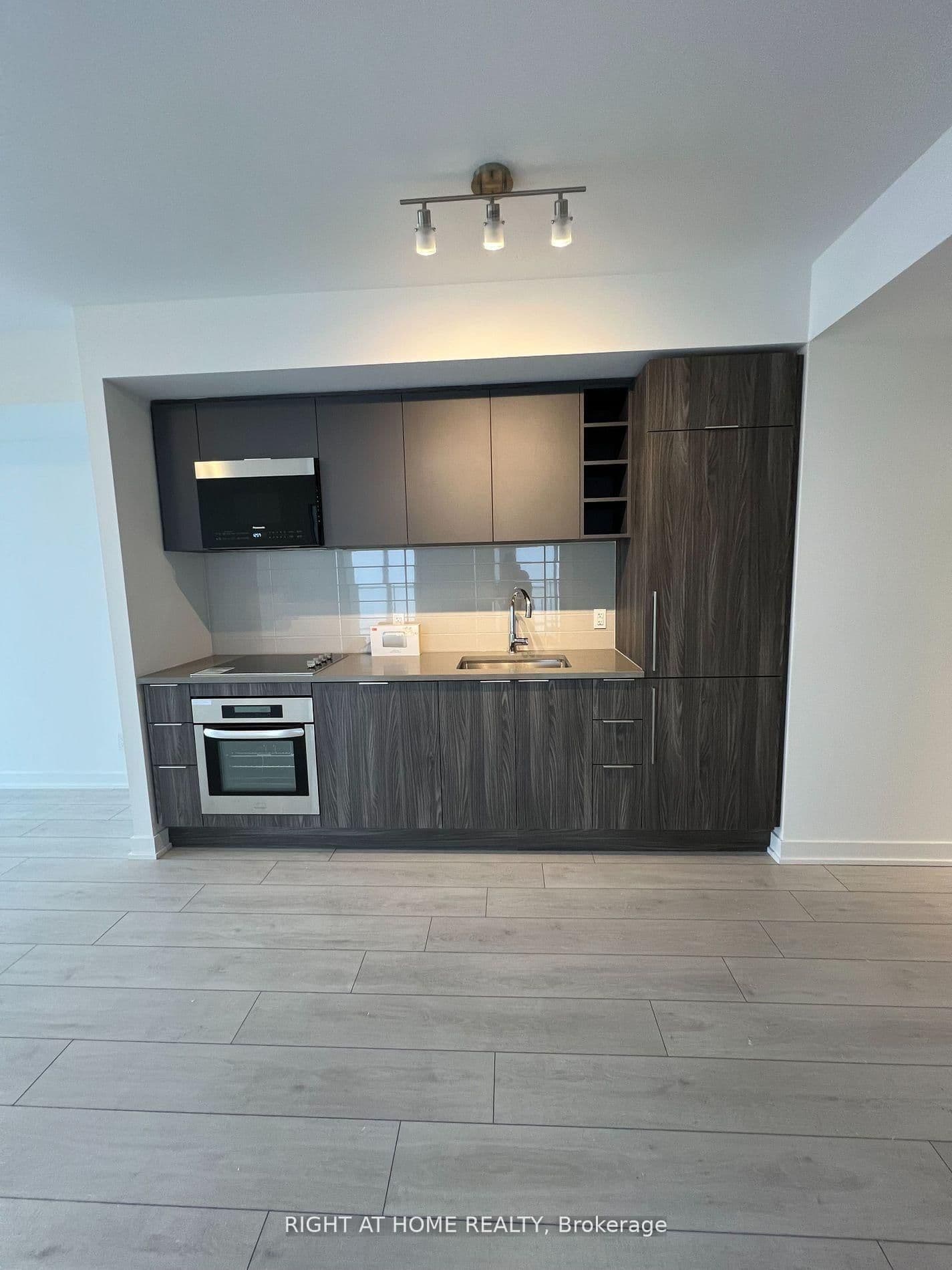 2033 Kennedy Road, Unit 3105 thumbnail 2