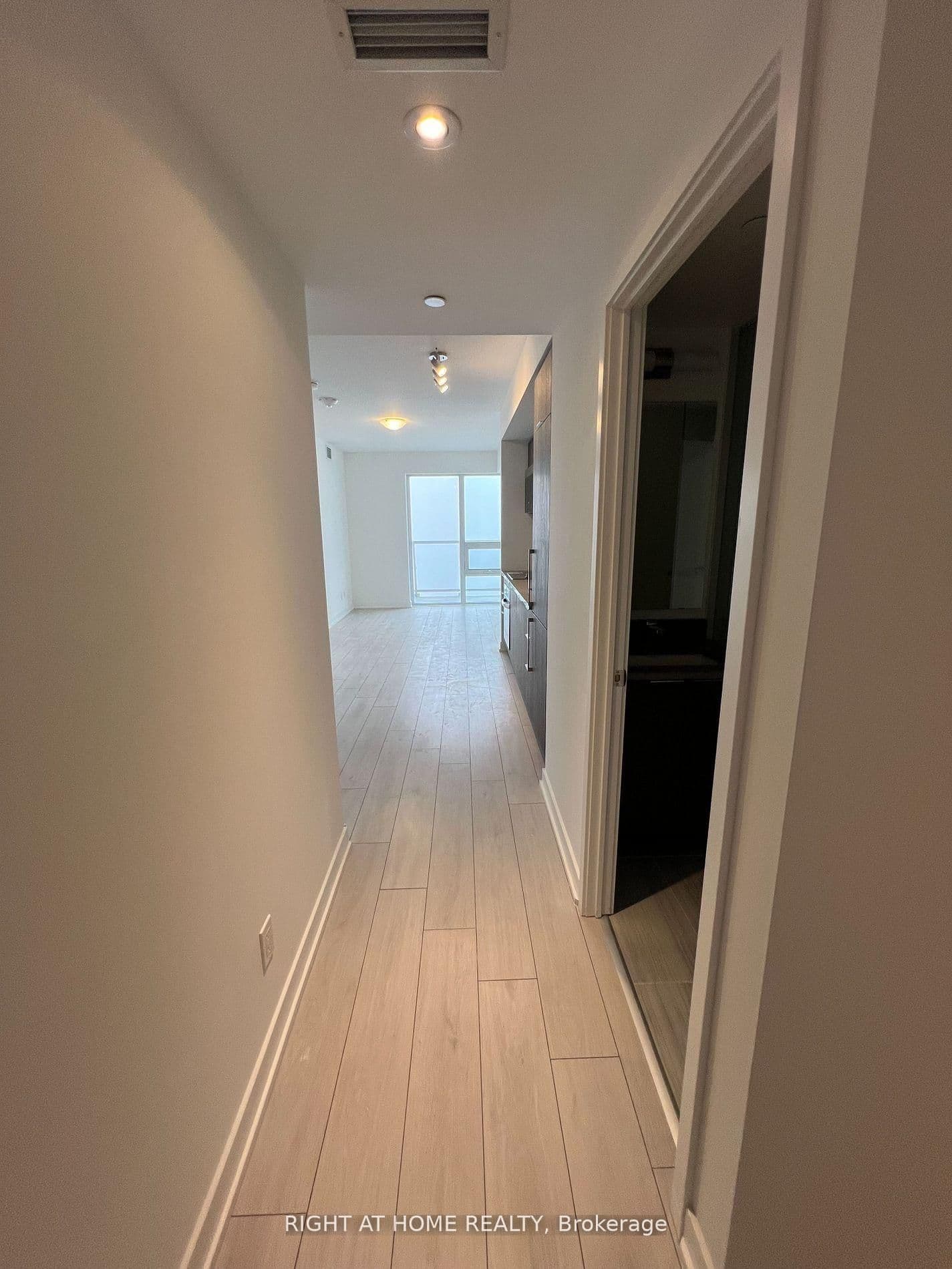 2033 Kennedy Road, Unit 3105 thumbnail 9