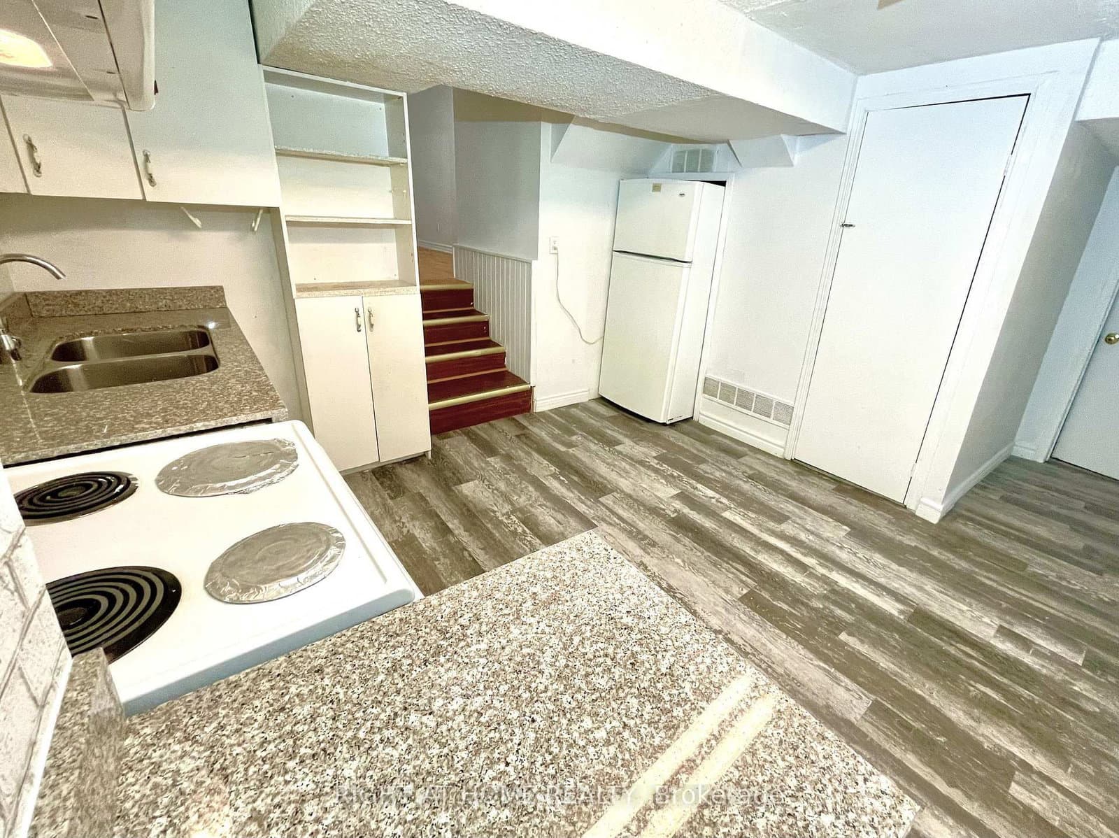 108 Littleleaf Drive, Unit B thumbnail 2