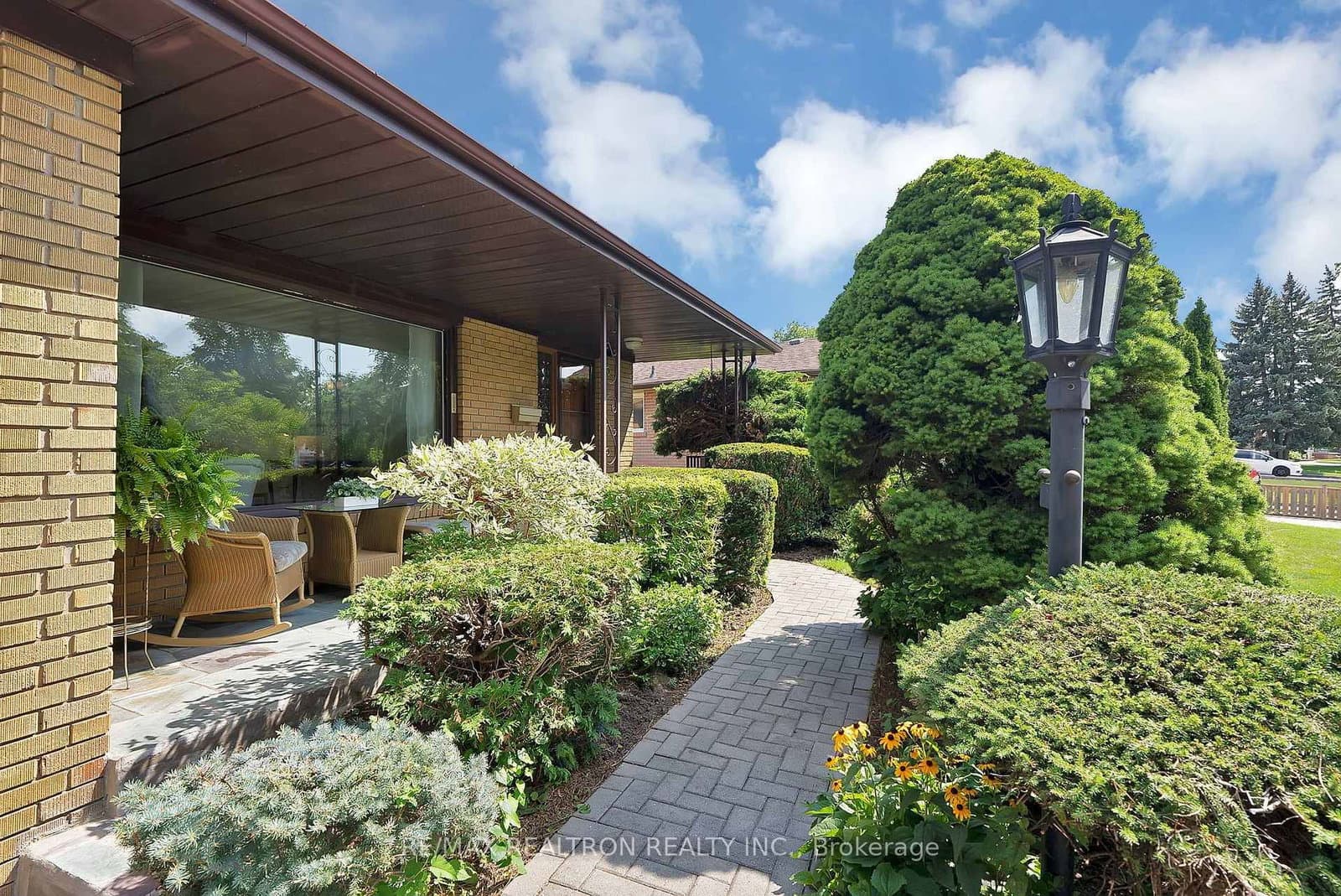 421 Brimorton Drive thumbnail 4
