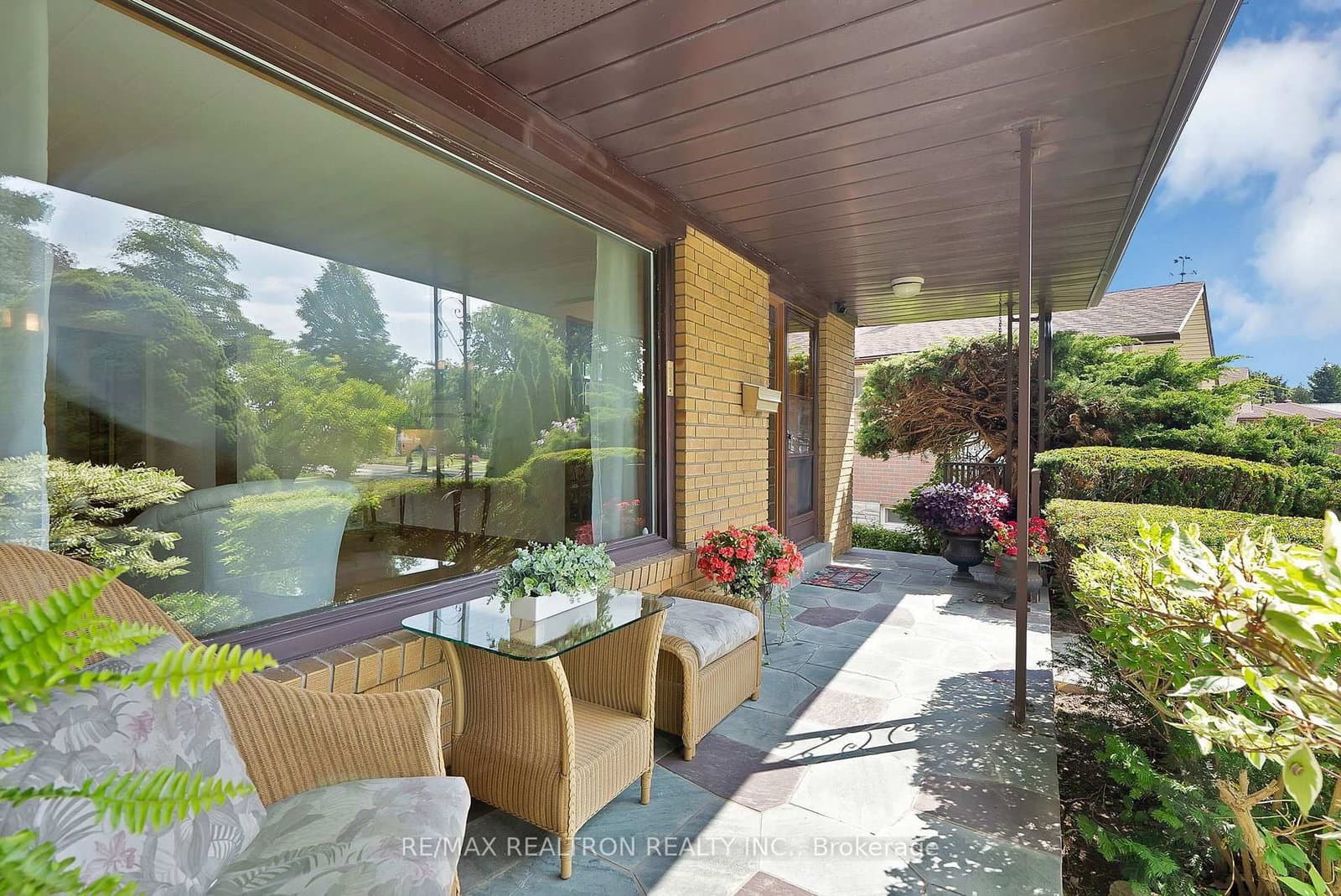 421 Brimorton Drive thumbnail 5