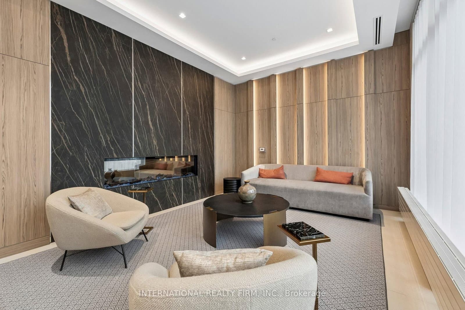 #1701 - 1606 Charles Street