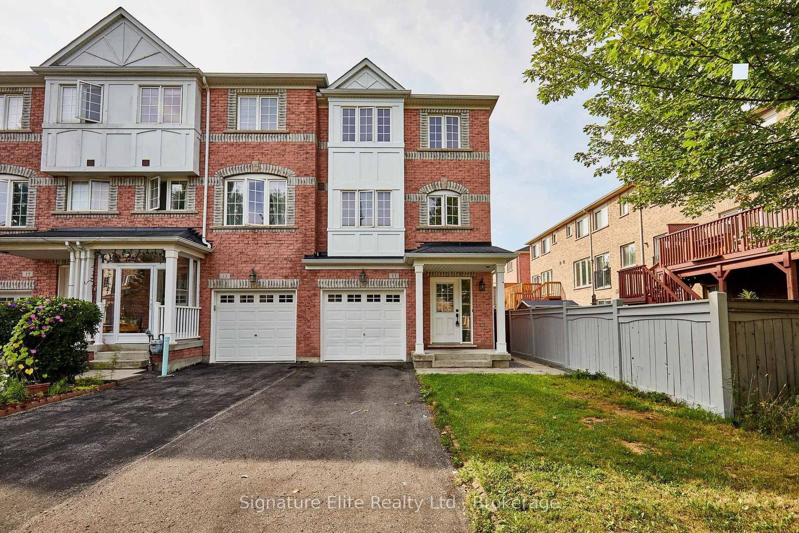 11 Etienne Street, Unit Upper thumbnail 3