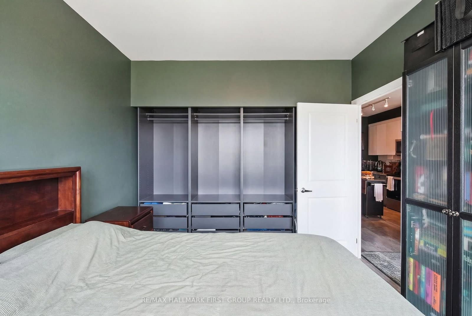 1010 Dundas St E Street, Unit 325 thumbnail 15