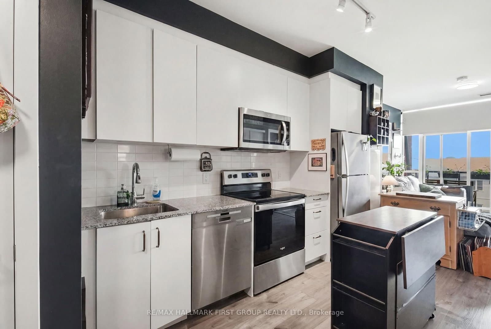 1010 Dundas St E Street, Unit 325 thumbnail 5