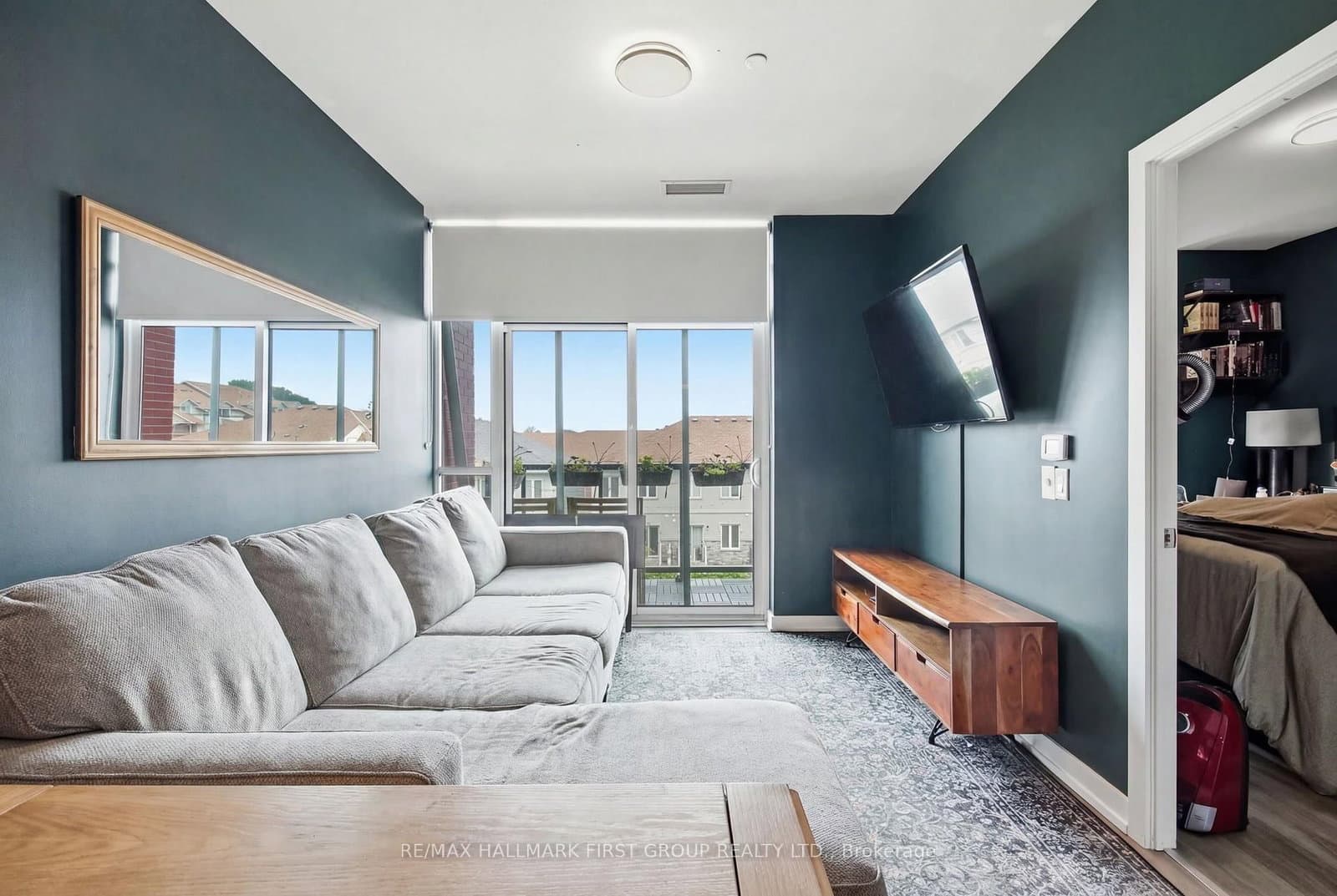 1010 Dundas St E Street, Unit 325 thumbnail 8