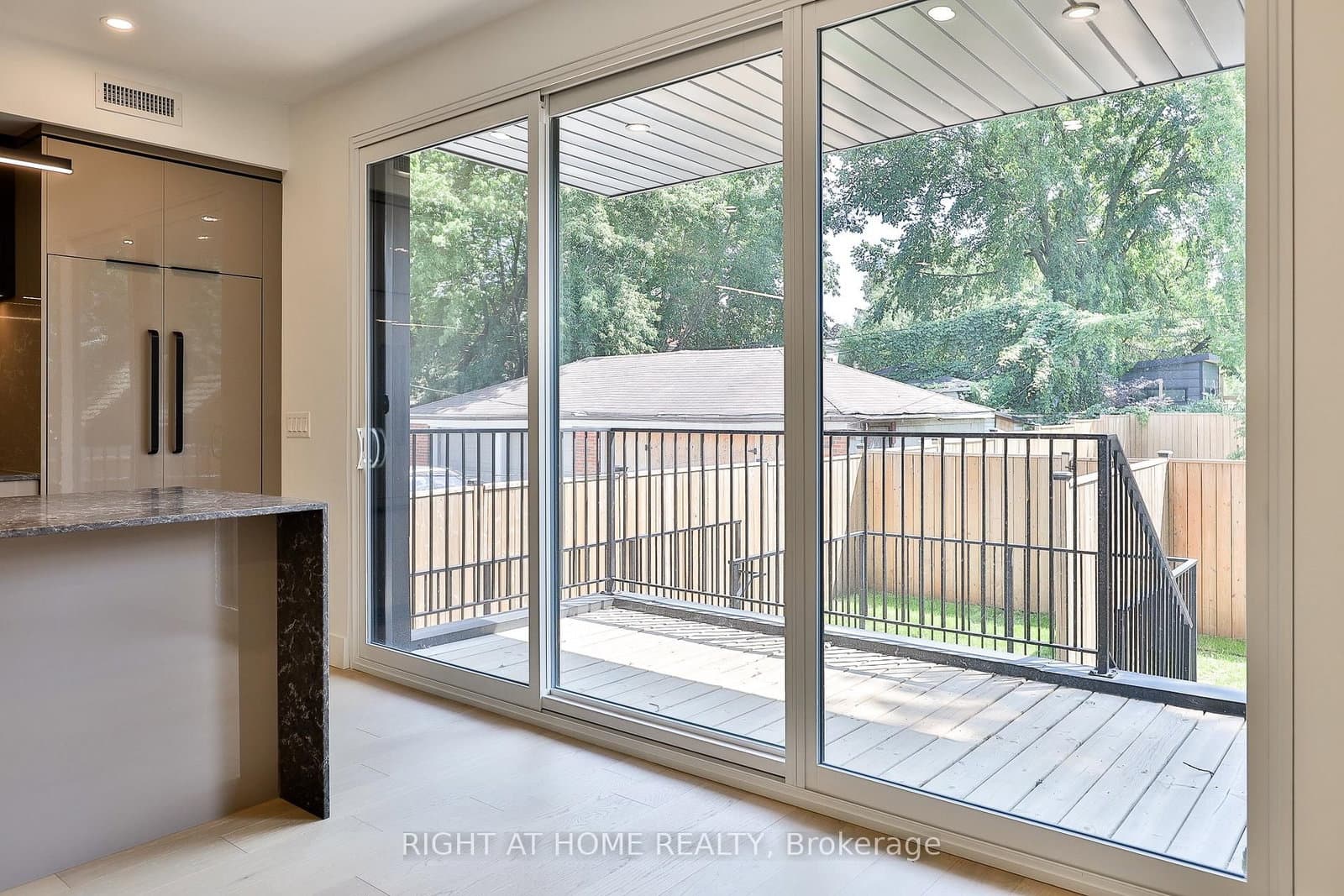 2343 Gerrard Street E, Unit Ground Floor thumbnail 10