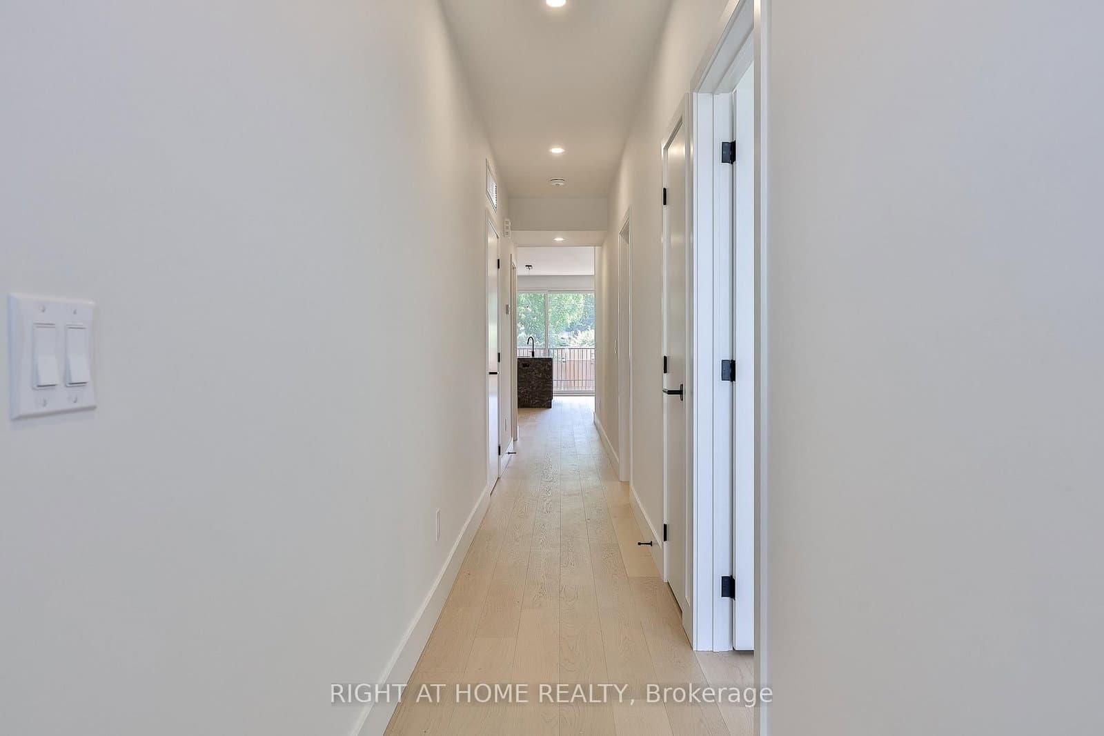 2343 Gerrard Street E, Unit Ground Floor thumbnail 15