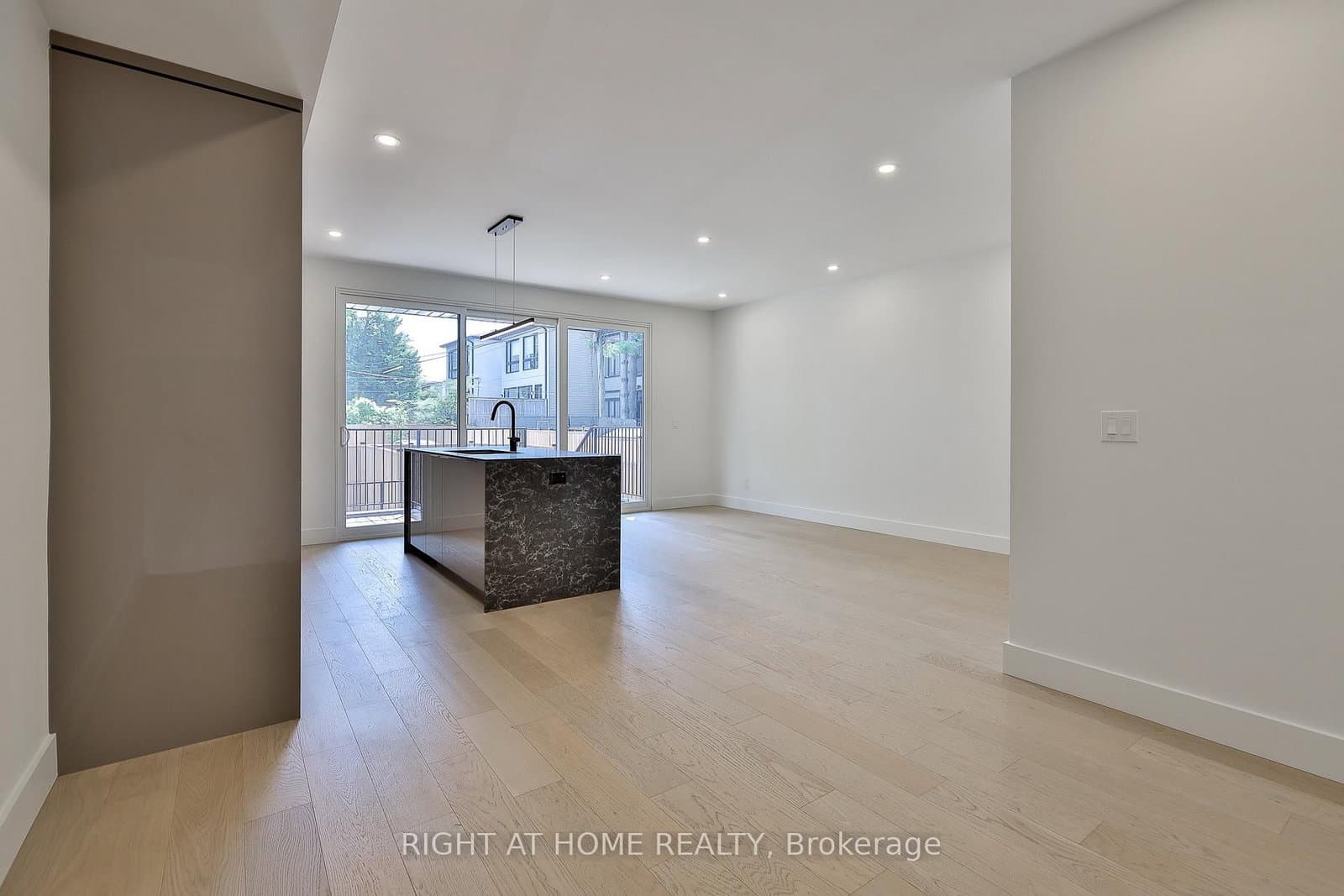 2343 Gerrard Street E, Unit Ground Floor thumbnail 2