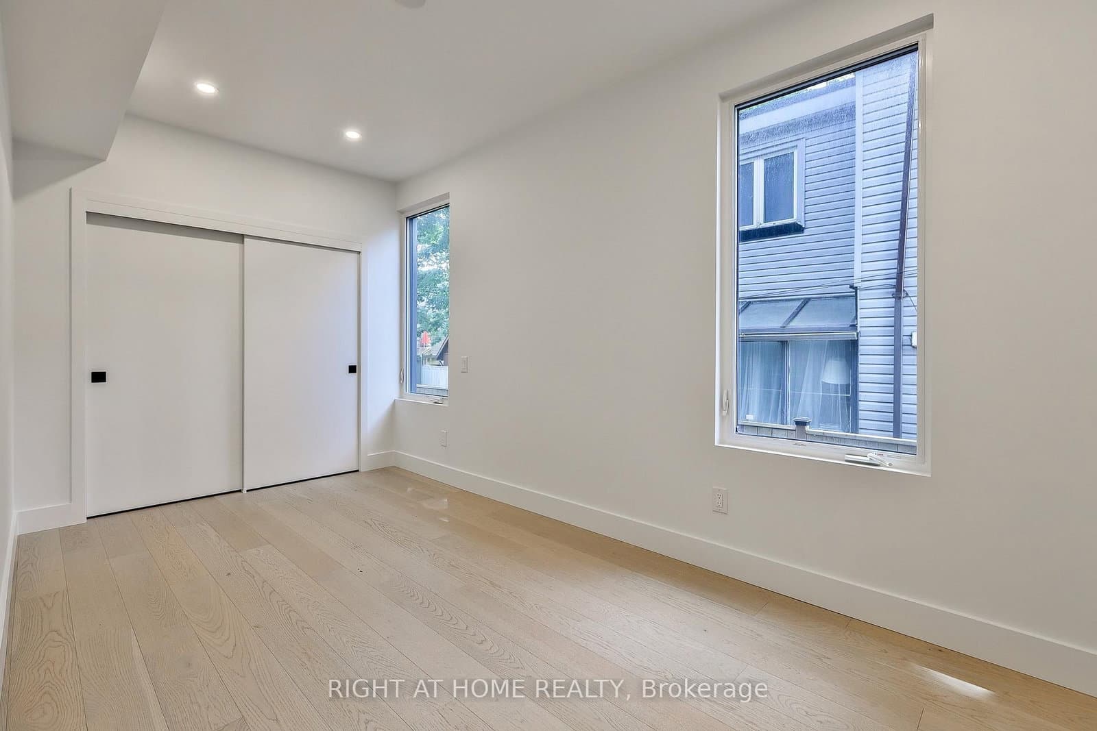 2343 Gerrard Street E, Unit Ground Floor thumbnail 20