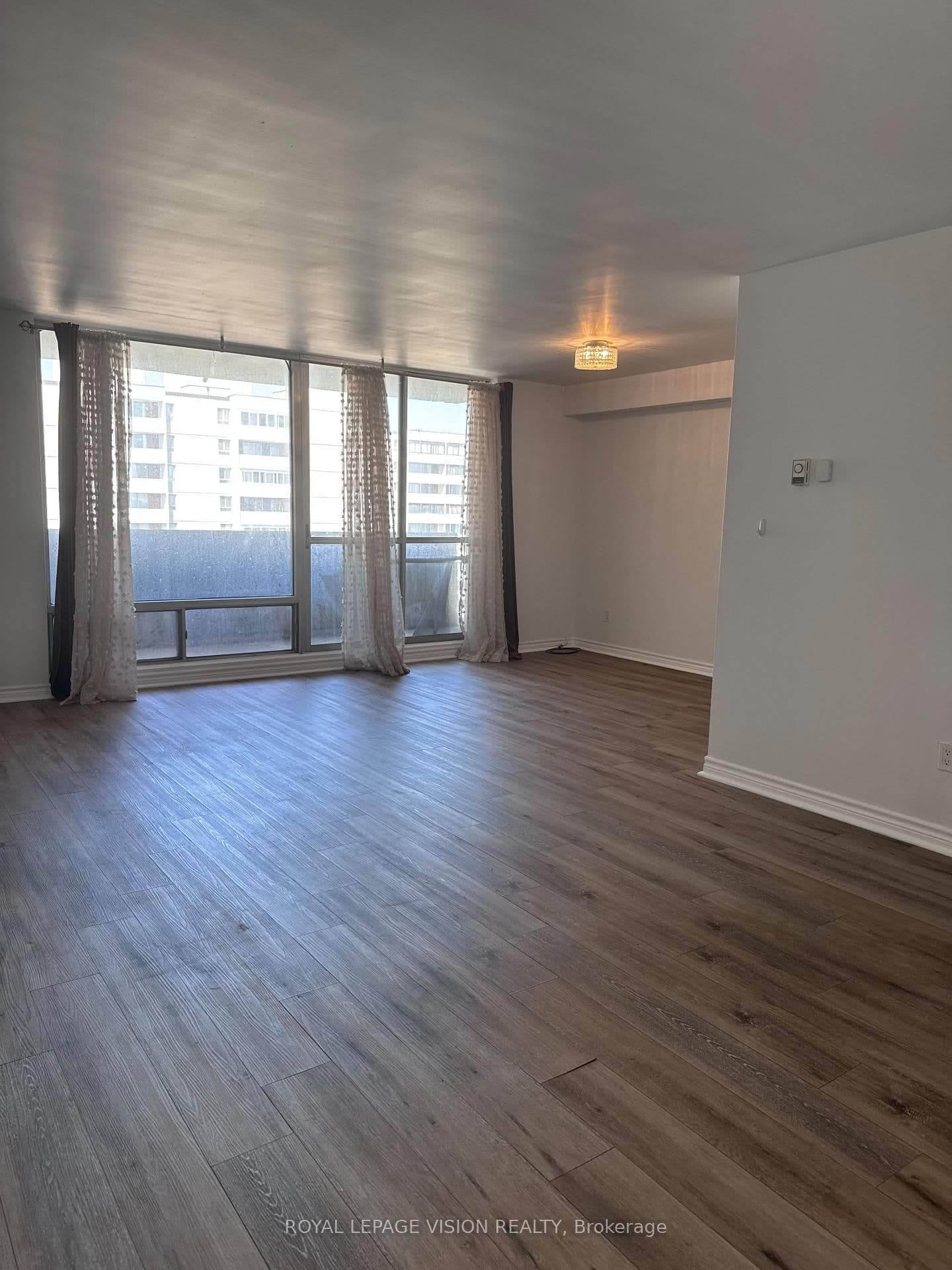 5 Massey Square, Unit 2801 thumbnail 6