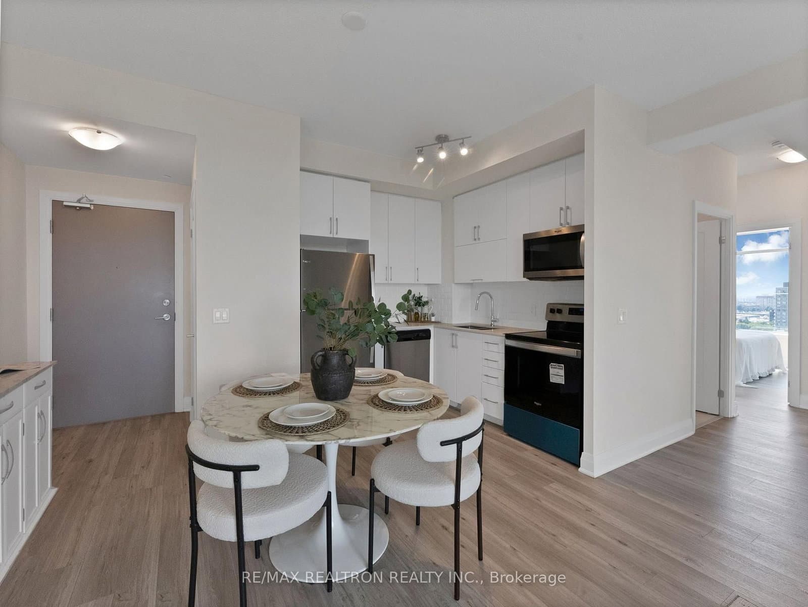3220 Sheppard Avenue E, Unit 1702 thumbnail 7