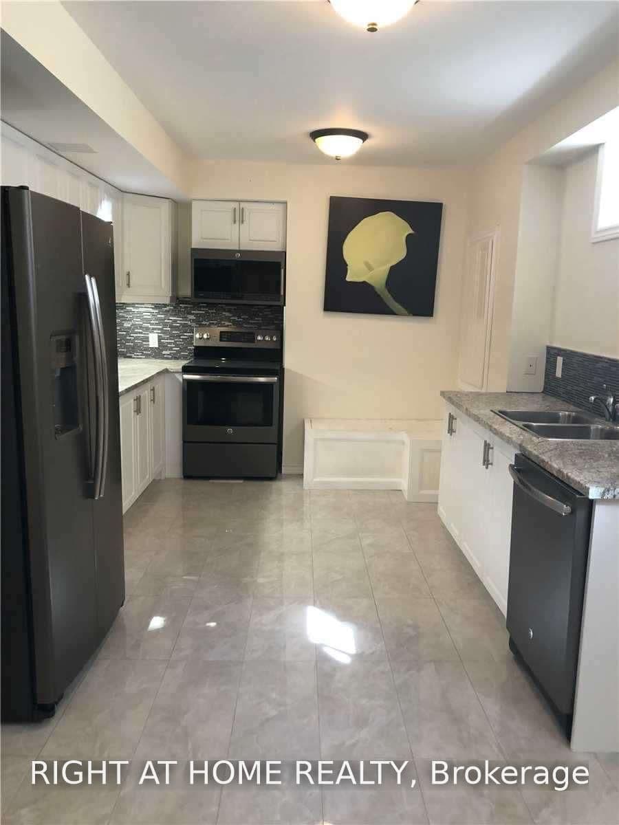 91 Stockell Crescent, Unit Lower thumbnail 3