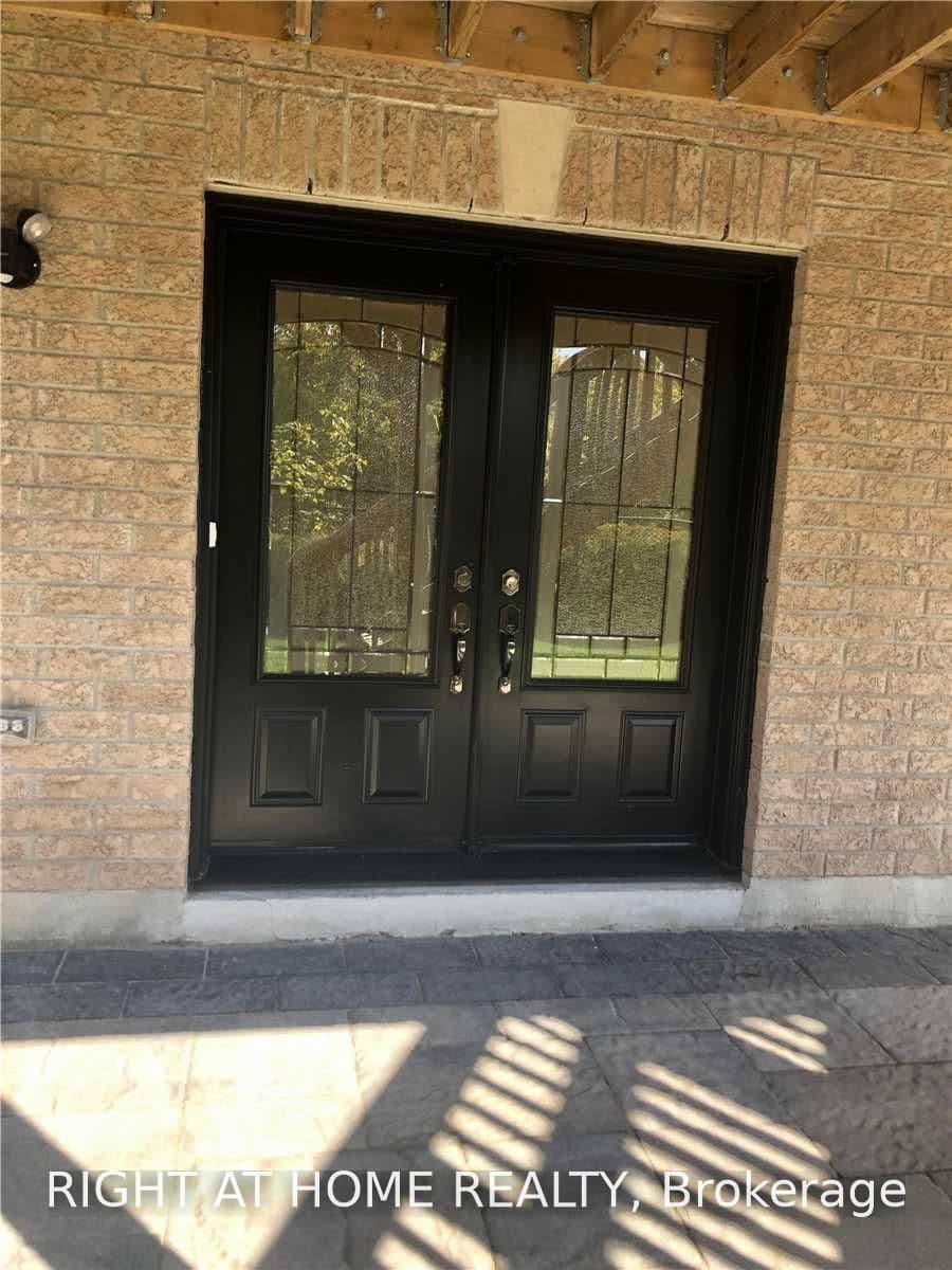 91 Stockell Crescent, Unit Lower thumbnail 5