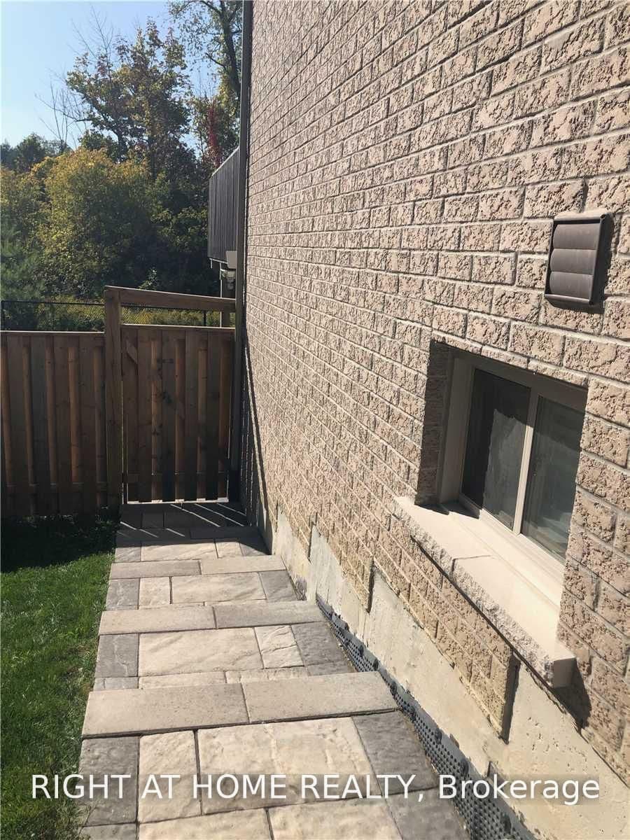 91 Stockell Crescent, Unit Lower thumbnail 9