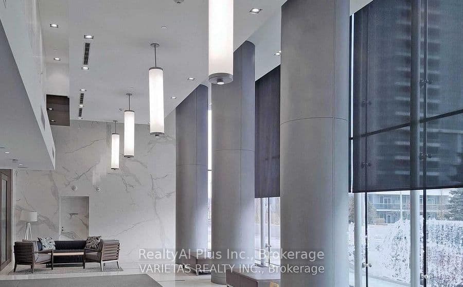 275 Village Green Square, Unit 721 thumbnail 3
