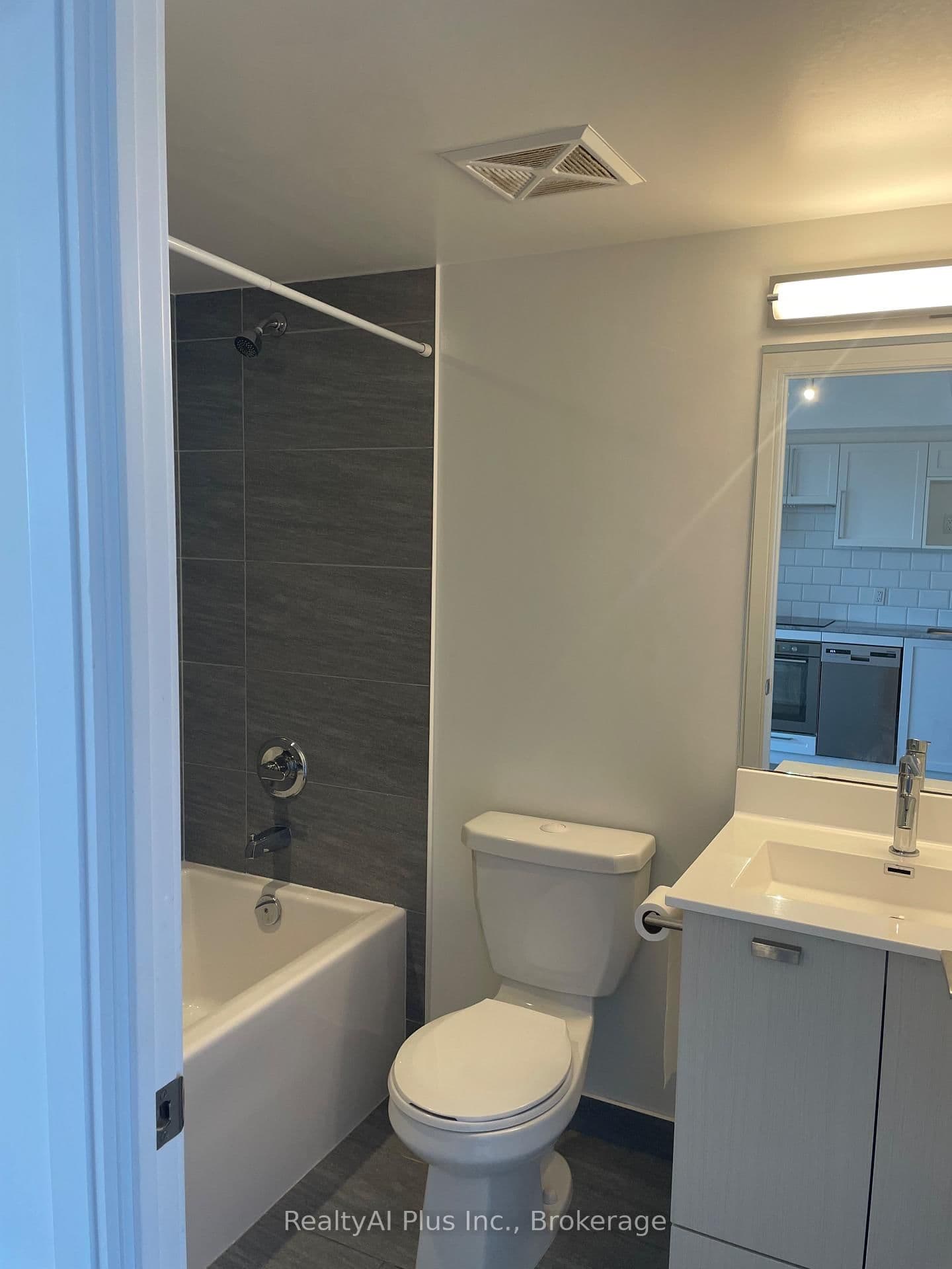 275 Village Green Square, Unit 721 thumbnail 8