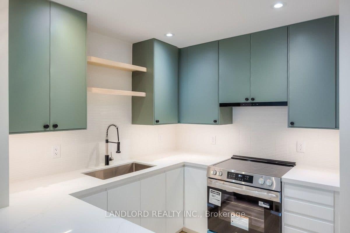 1863 Queen Street E, Unit 512 thumbnail 7