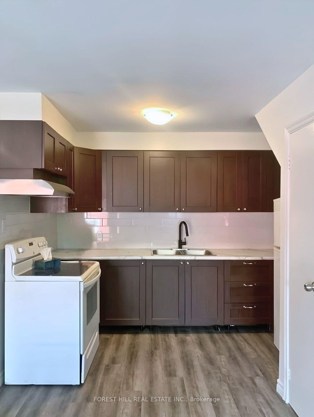 422 Danforth Avenue, Unit B - Image 1