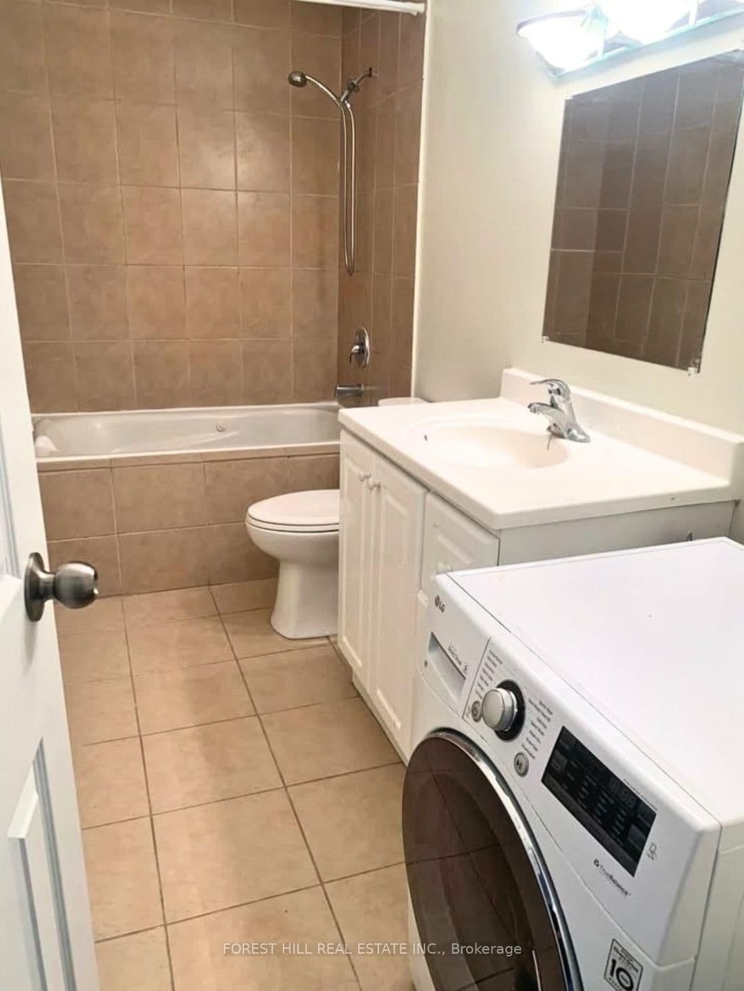 422 Danforth Avenue, Unit B thumbnail 2