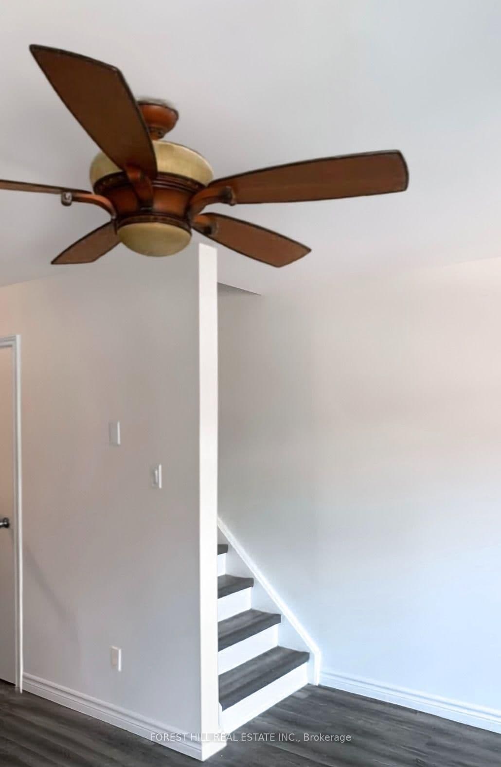 422 Danforth Avenue, Unit B thumbnail 4