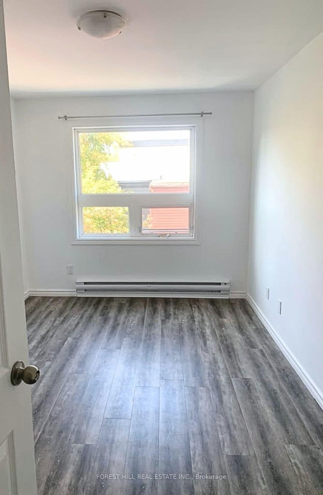 422 Danforth Avenue, Unit B thumbnail 8