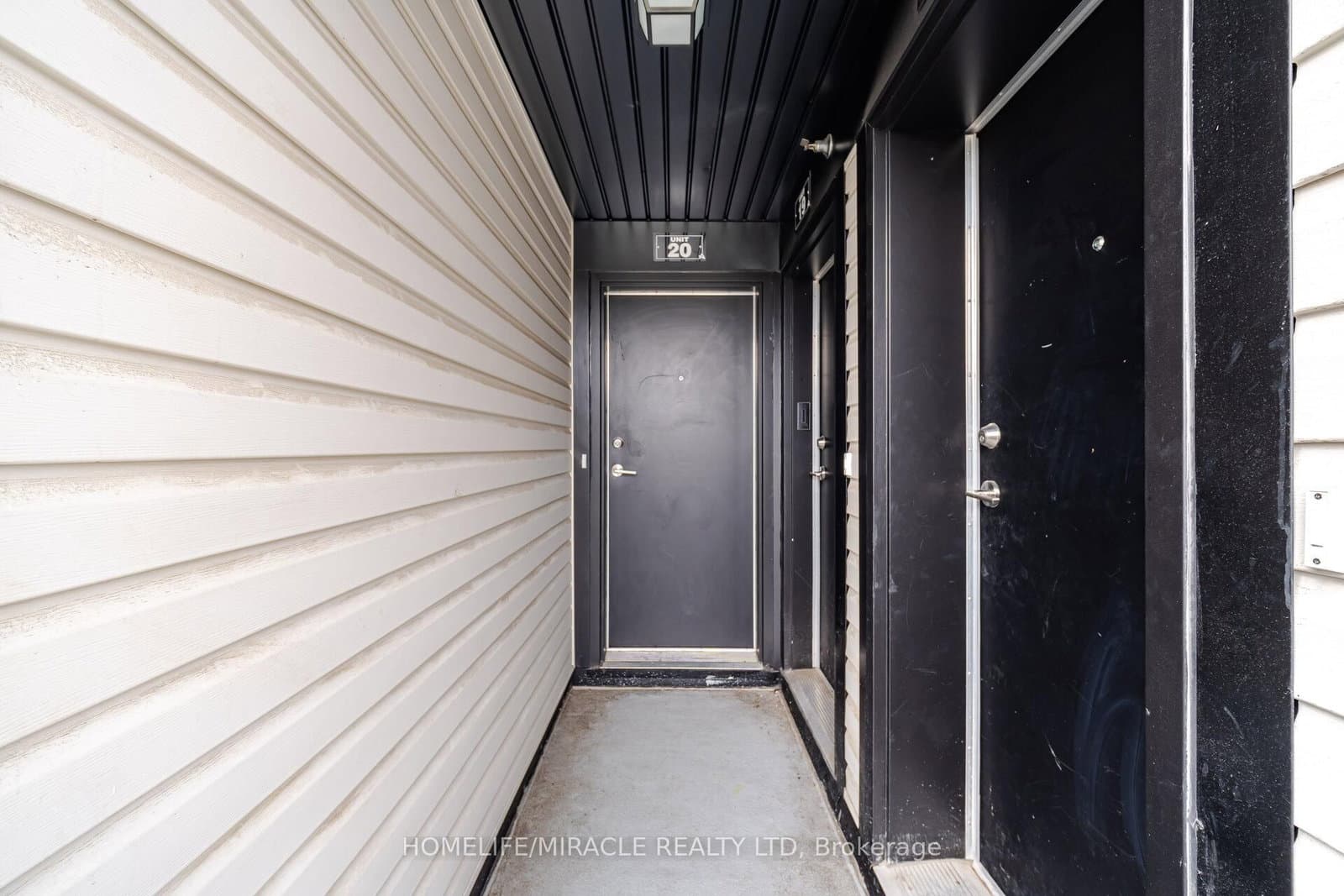 30 Liben Way, Unit 20 thumbnail 4