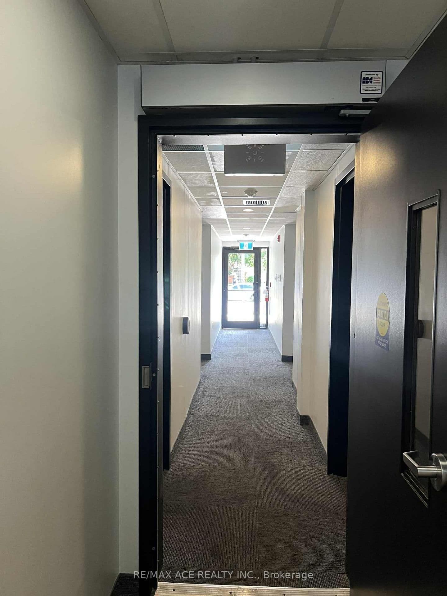 3686 St Clair Avenue E, Unit 105 thumbnail 2