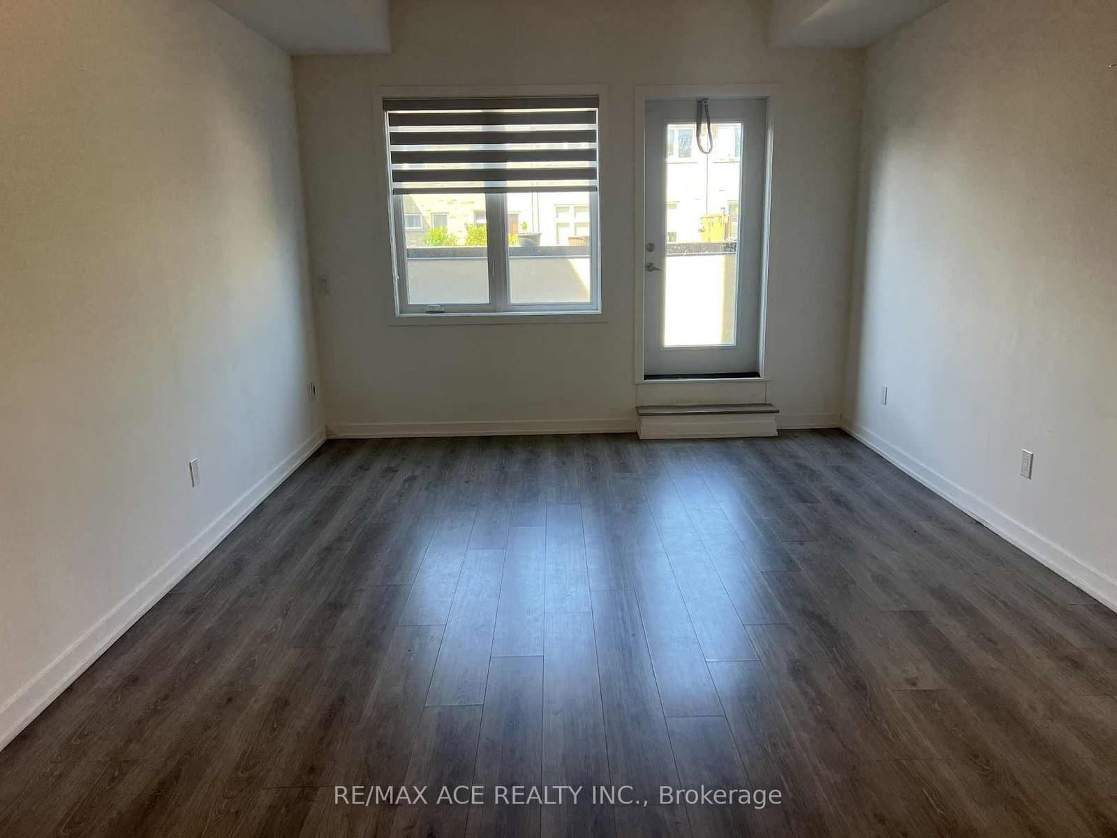 3686 St Clair Avenue E, Unit 105 thumbnail 3
