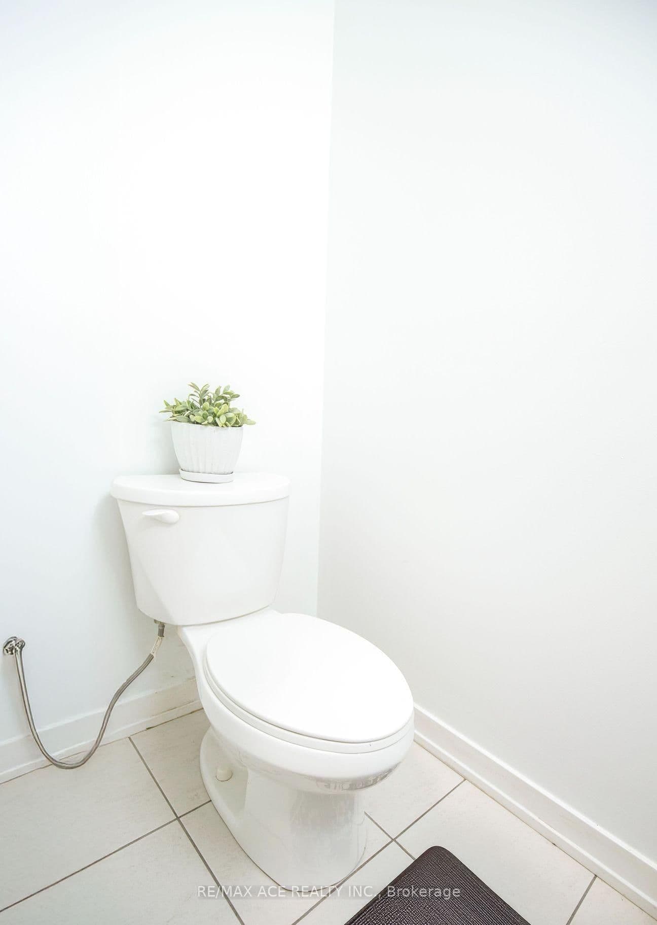 3686 St Clair Avenue E, Unit 105 thumbnail 9