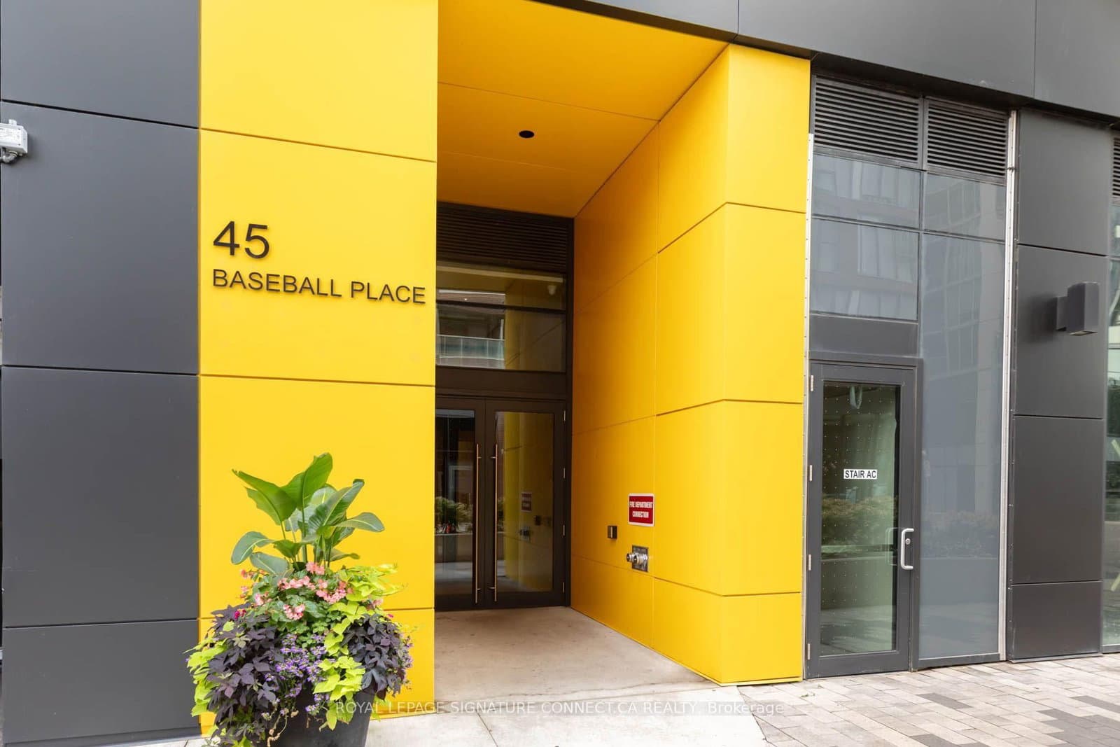 45 Baseball Place, Unit 902