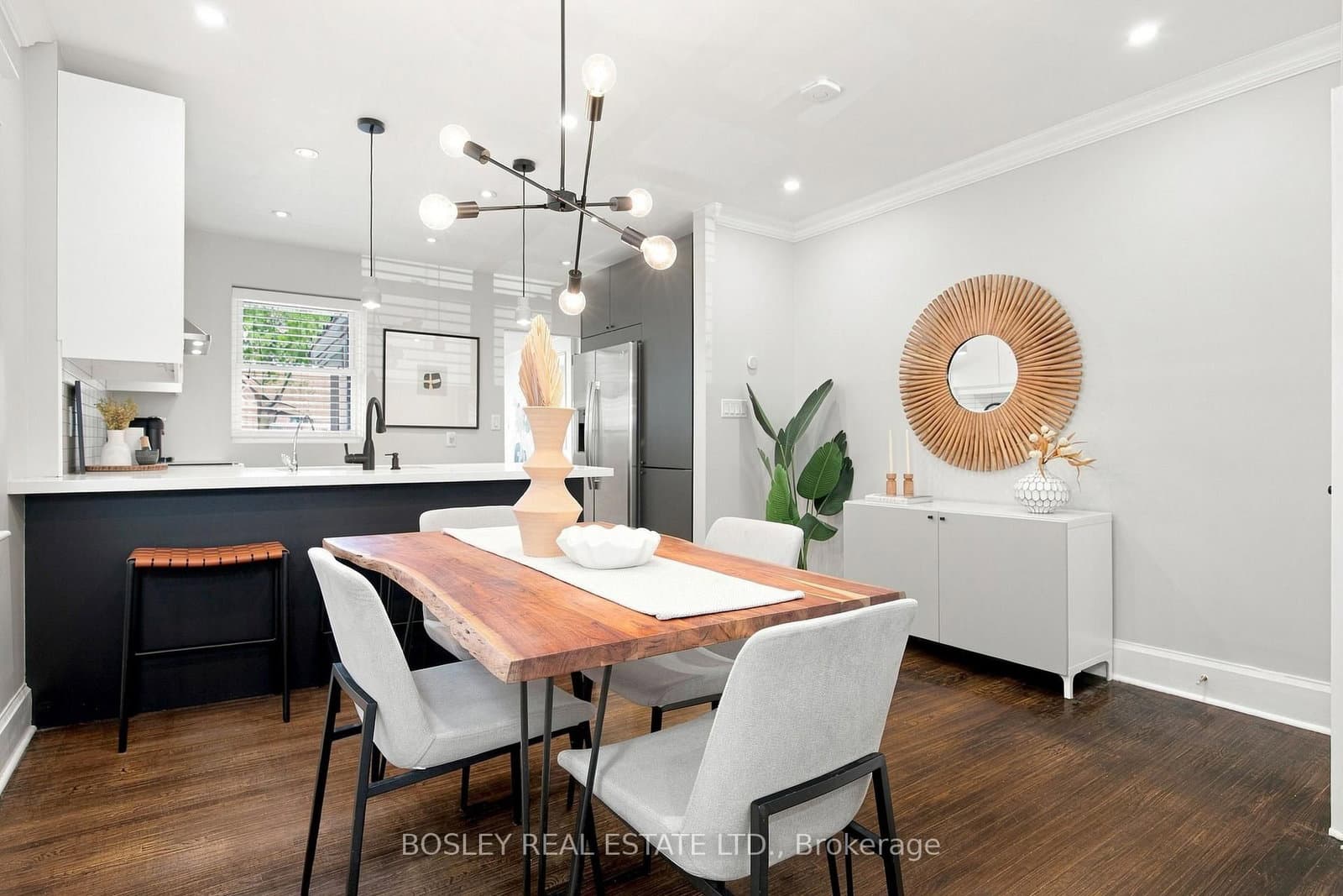 100 Springdale Boulevard thumbnail 10