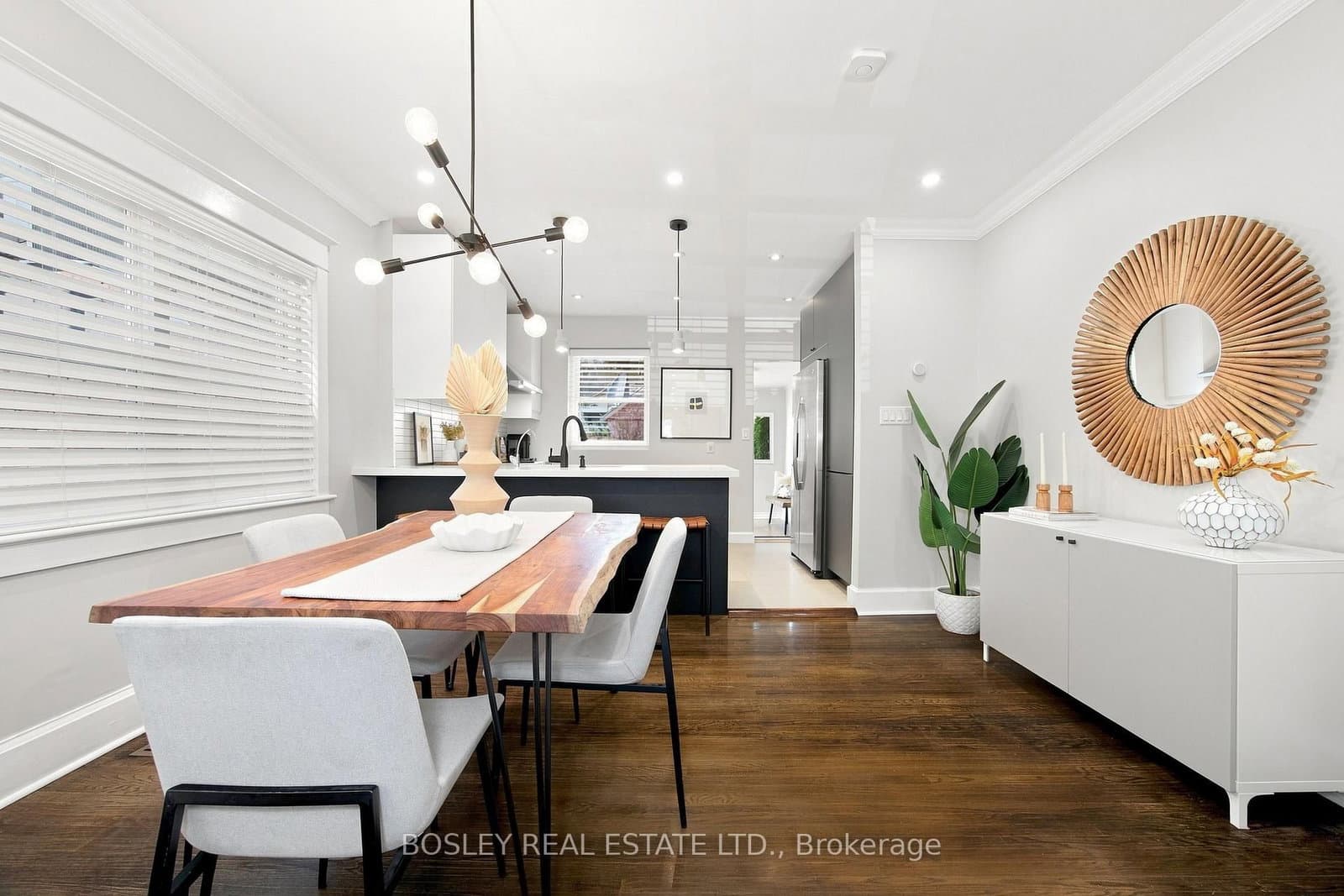 100 Springdale Boulevard thumbnail 11