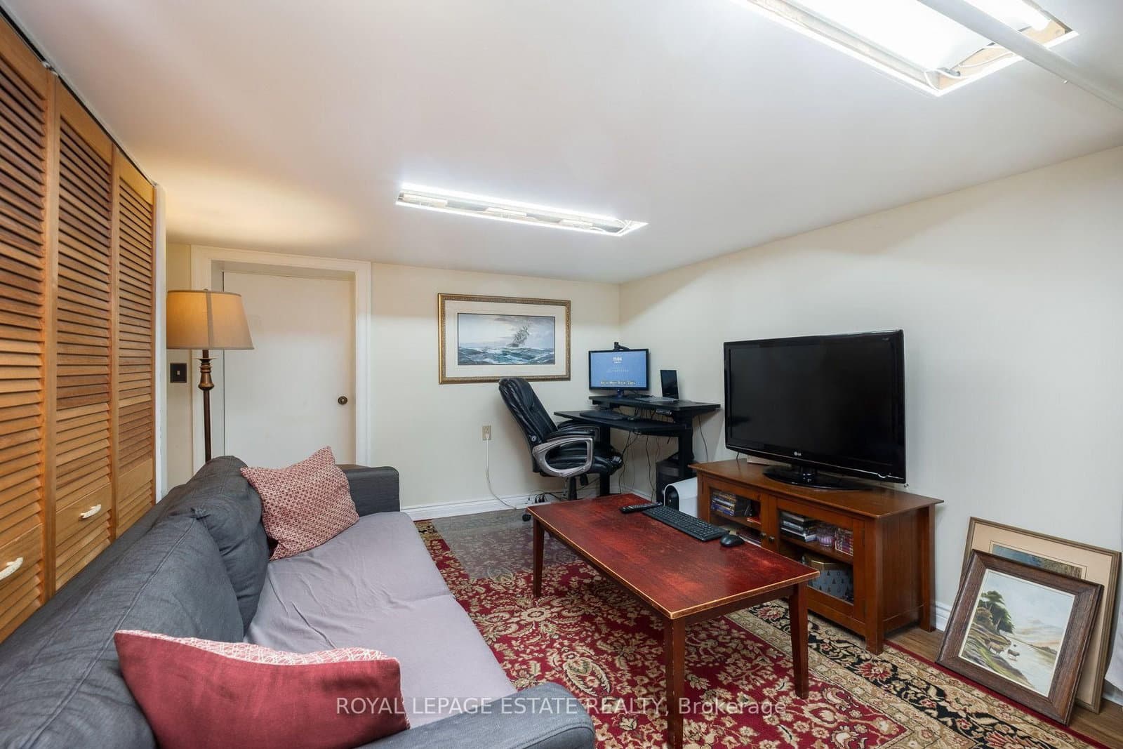 57 Herbert Avenue thumbnail 20