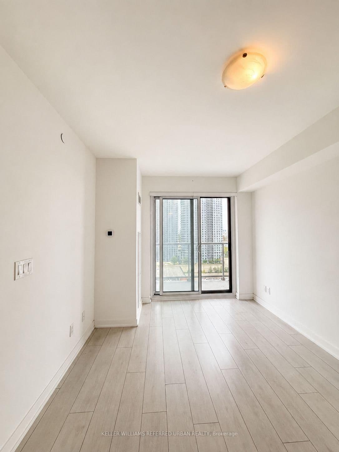 2033 Kennedy Road, Unit 1607 thumbnail 5