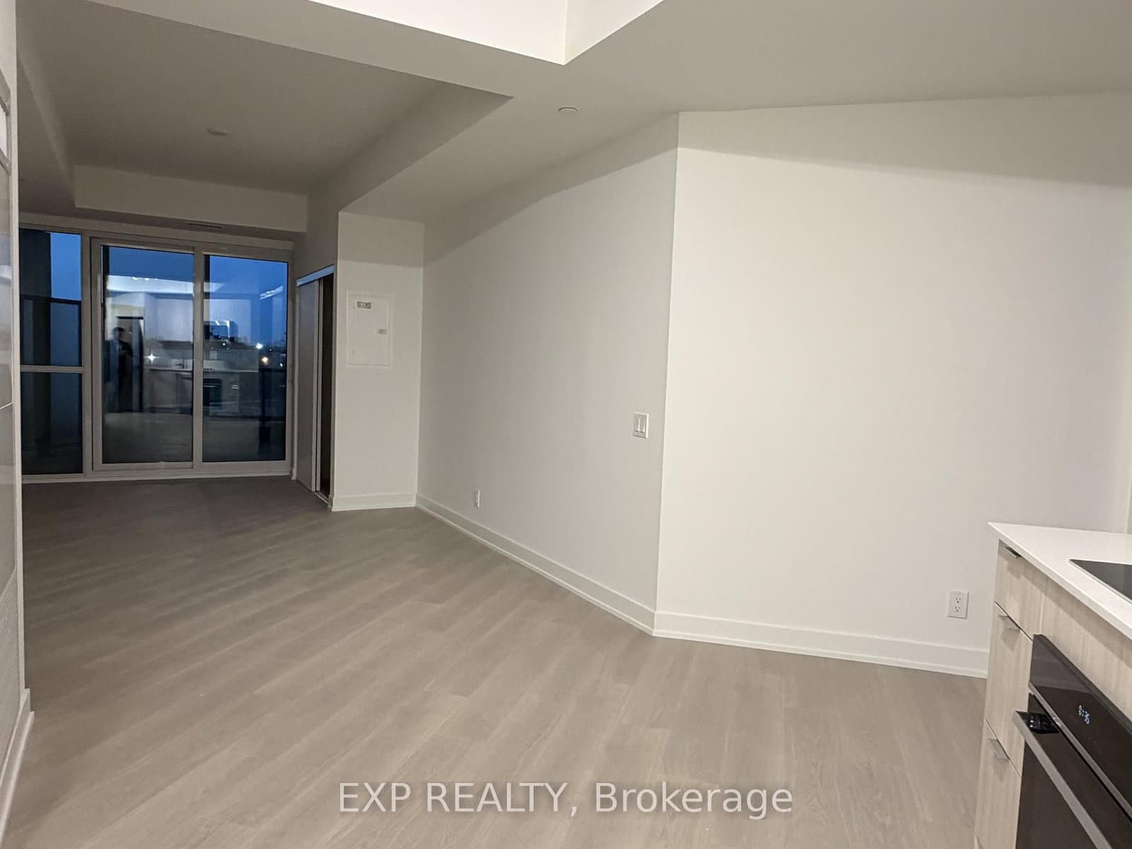 225-20 DEANS Drive thumbnail 3