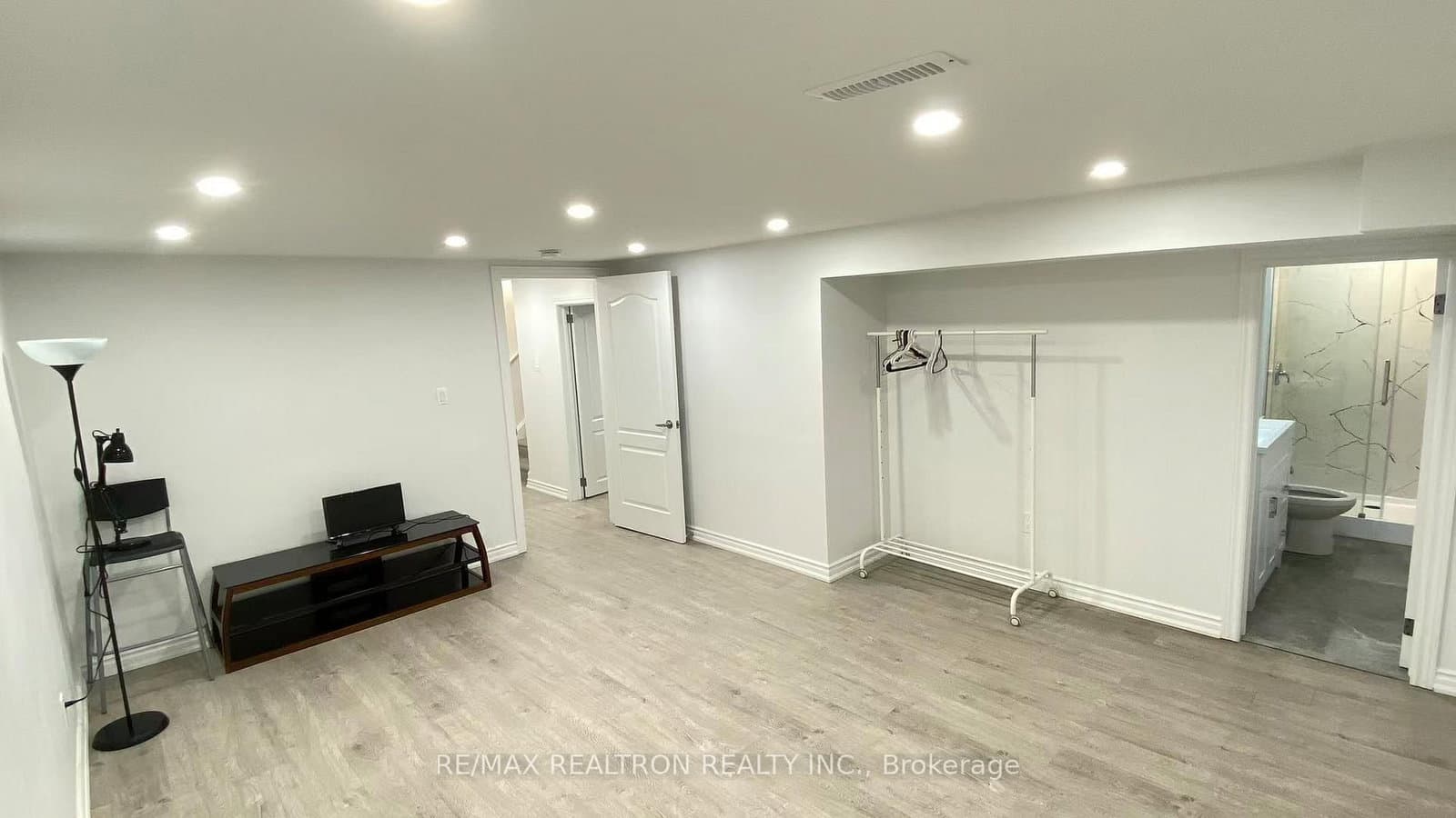 6 Cudham Drive, Unit BSMT thumbnail 7