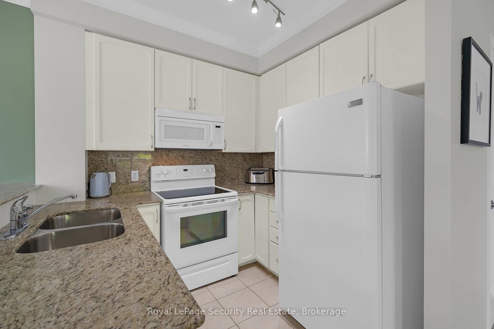 52 Harvey Johnston Way, Unit 101 thumbnail 16
