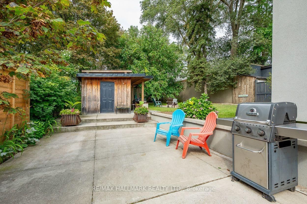 110 Lakeside Avenue thumbnail 32